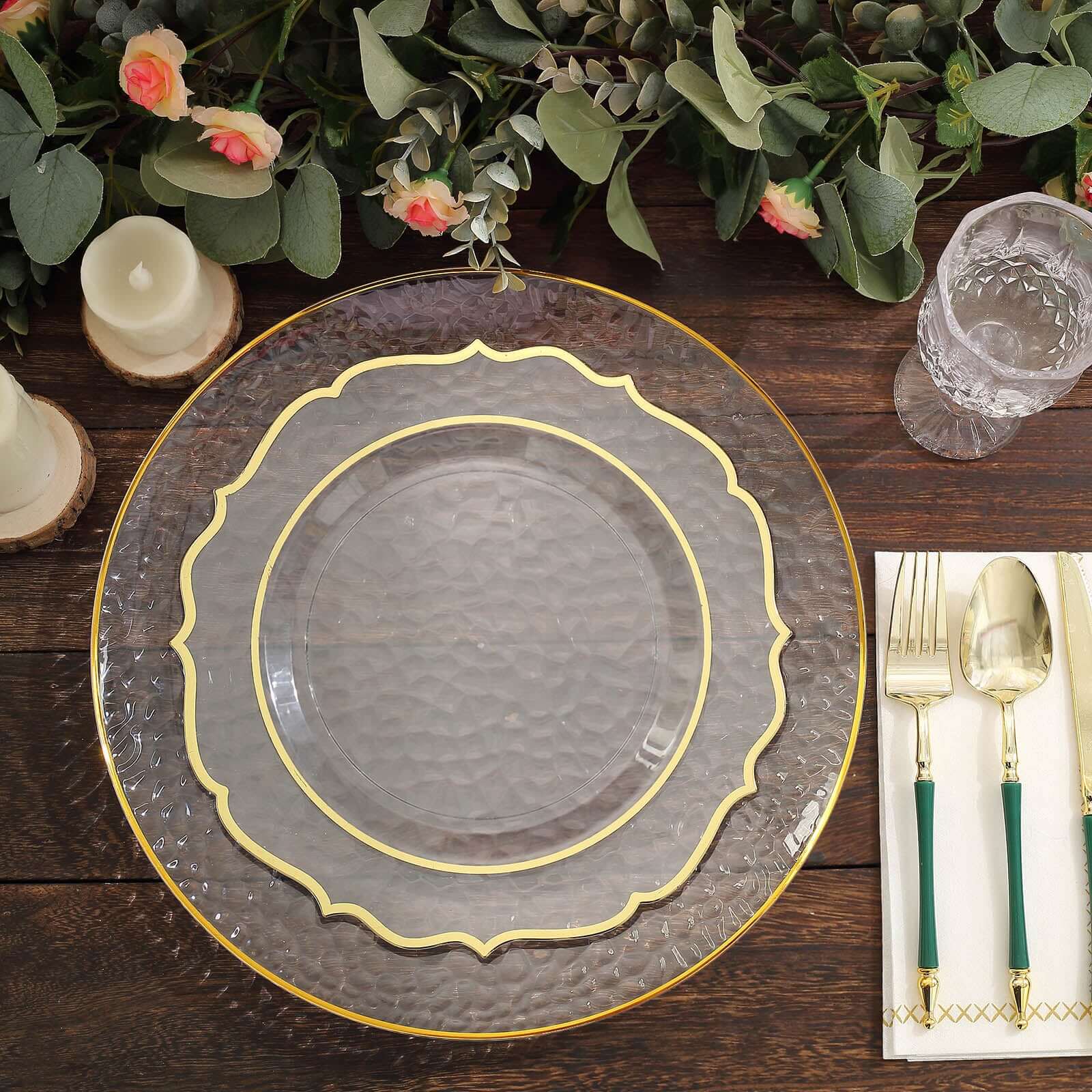 18 Pack Economy Plastic Round Charger Plates 13 in Clear Hammered Design with Gold Rim - Table Setting Plates