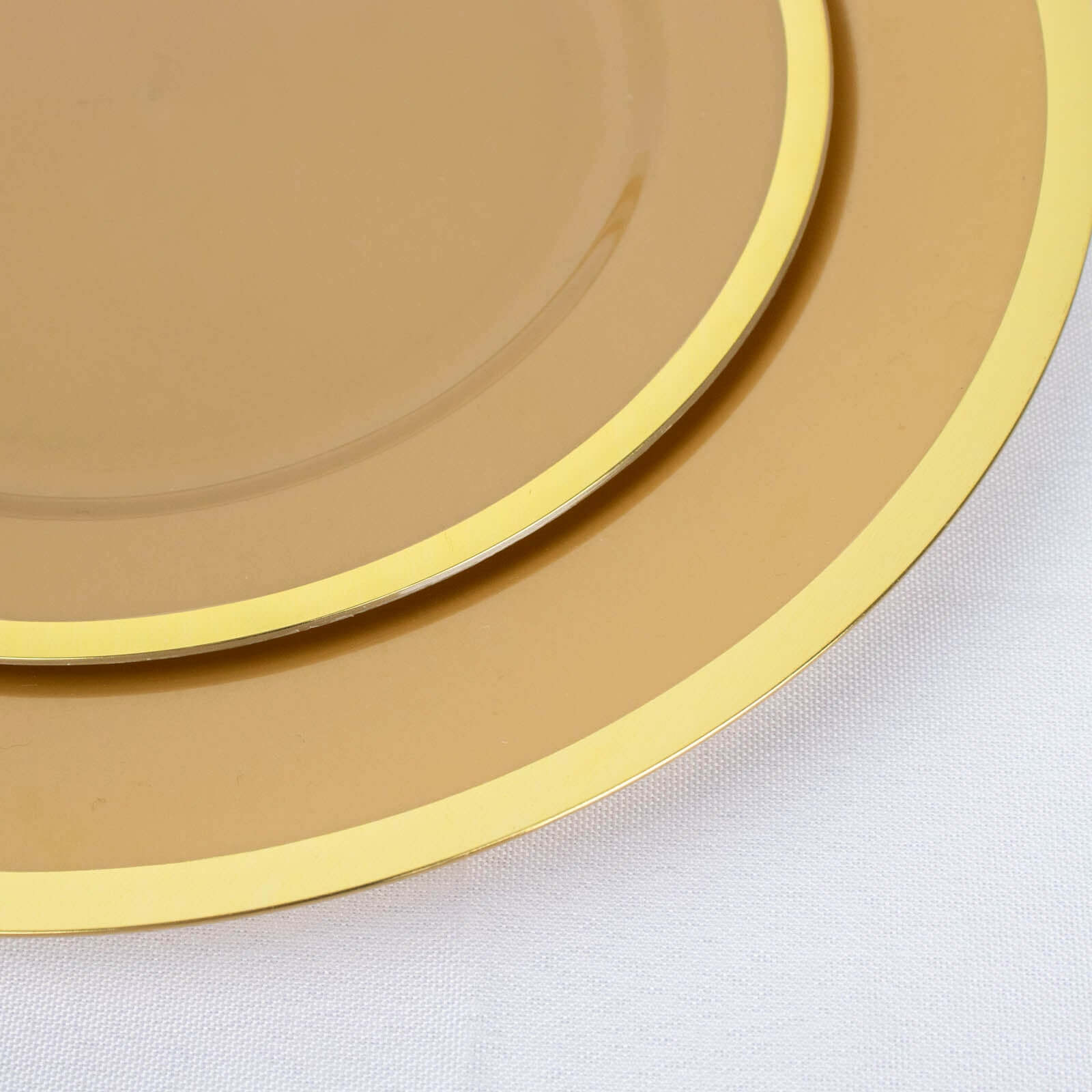 10-Pack Plastic 10 Round Dinner Plates in Gold with Gold Rim - Disposable Party Plates for Classy Banquets & Special Occasions