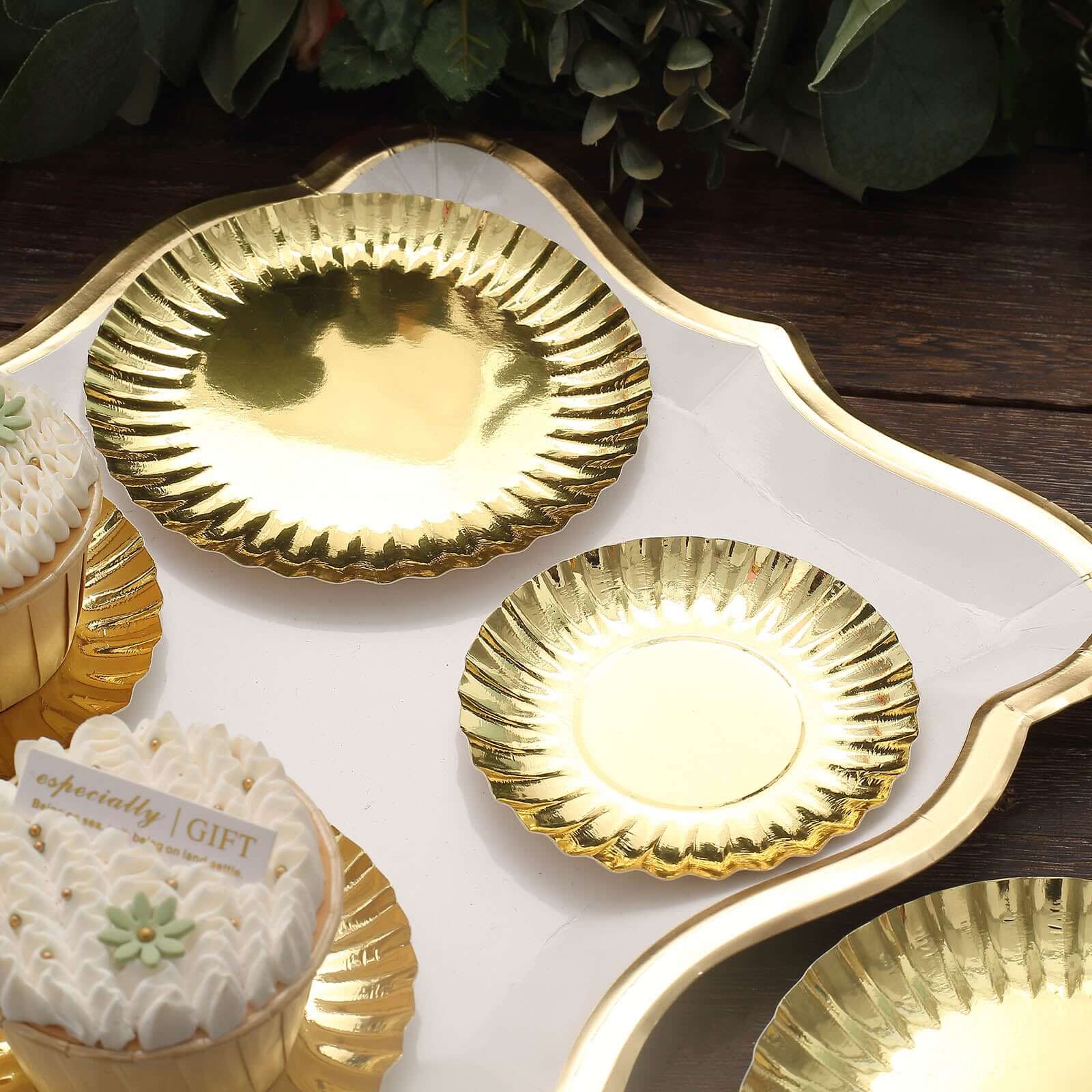 50-Pack Paper 5 Round Dessert Plates in Metallic Gold with Scalloped Rim - Disposable 250GSM Appetizer Party Plates for Banquets & Upscale Gatherings