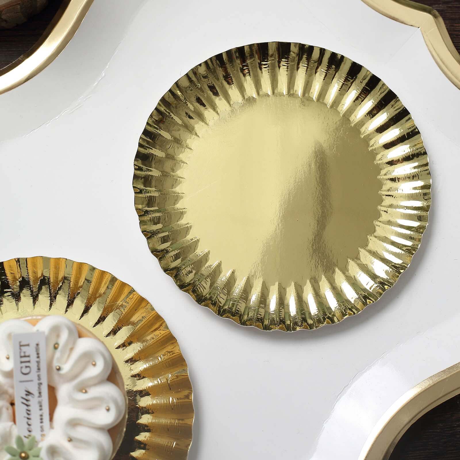 50-Pack Paper 5 Round Dessert Plates in Metallic Gold with Scalloped Rim - Disposable 250GSM Appetizer Party Plates for Banquets & Upscale Gatherings