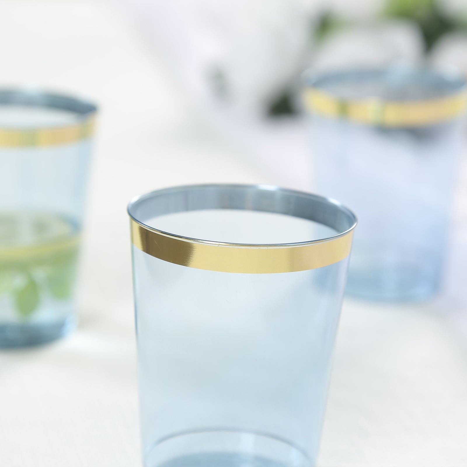 25-Pack Plastic Tumbler Cups Transparent Dusty Blue with Gold Rim - Stylish Disposable Party Glasses 10oz