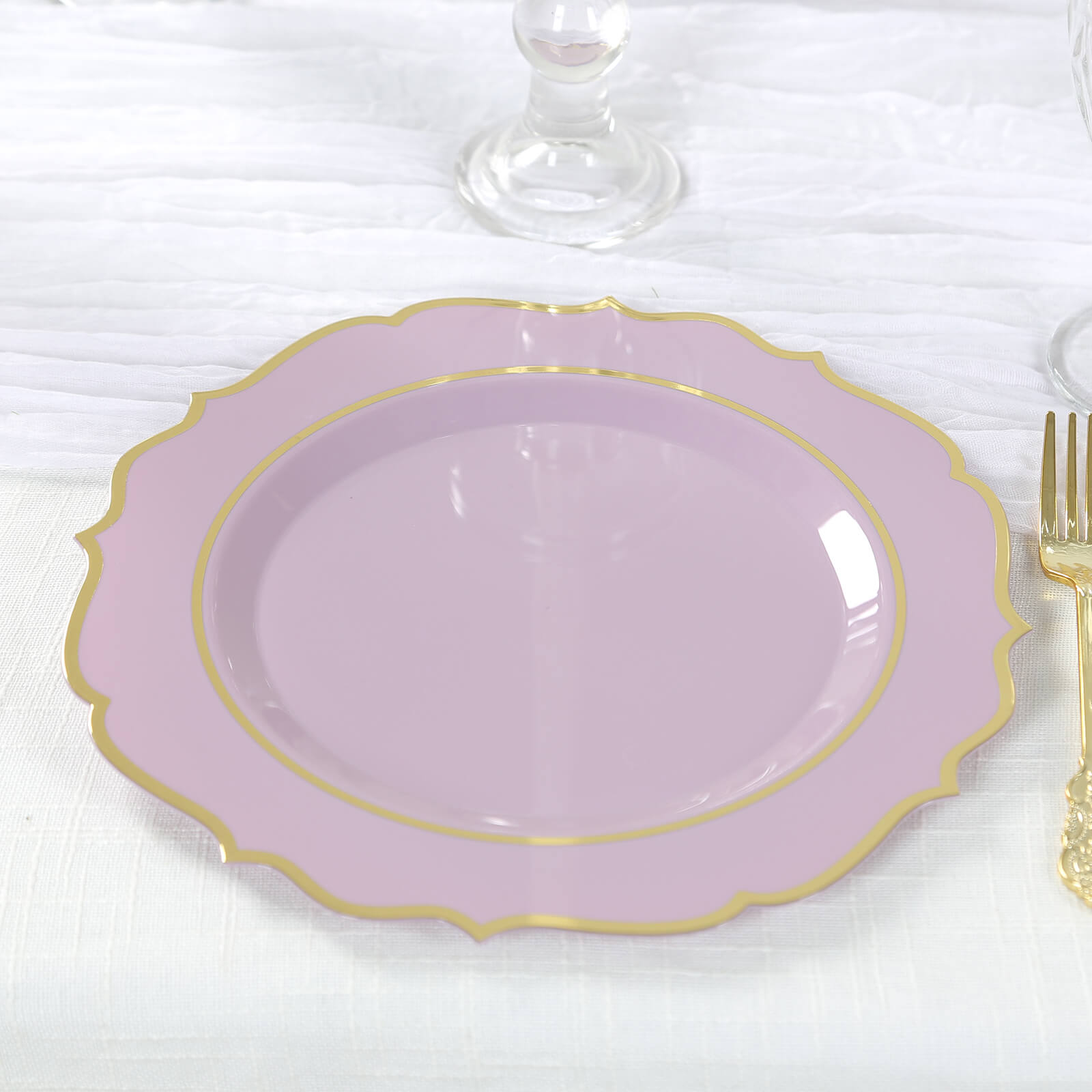 10-Pack Plastic 10 Round Dinner Plates in Lavender Lilac with Gold Scalloped Rim - Disposable Party Plates