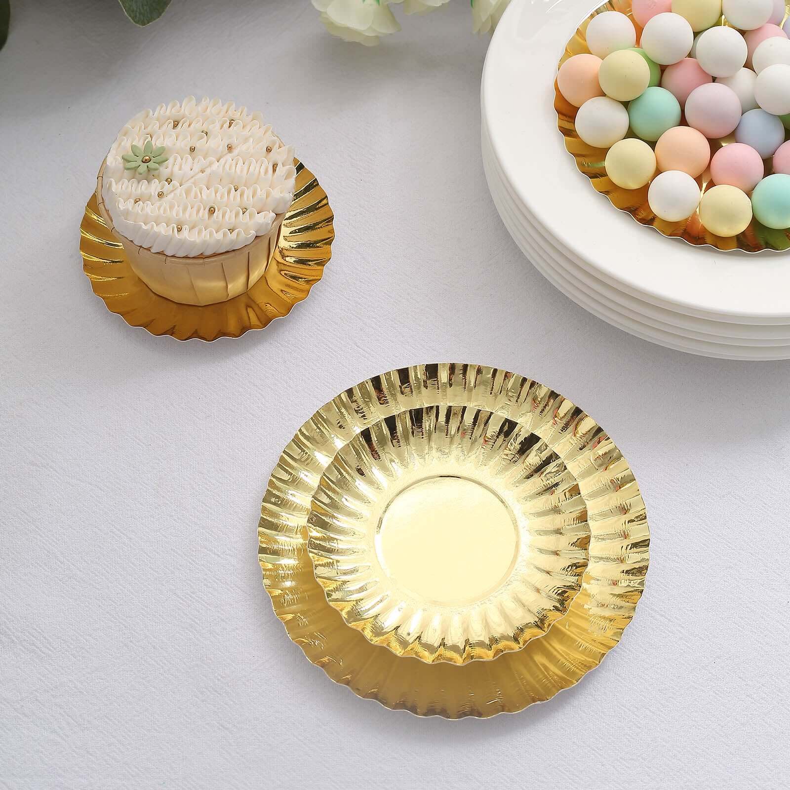 50-Pack Paper 5 Round Dessert Plates in Metallic Gold with Scalloped Rim - Disposable 250GSM Appetizer Party Plates for Banquets & Upscale Gatherings