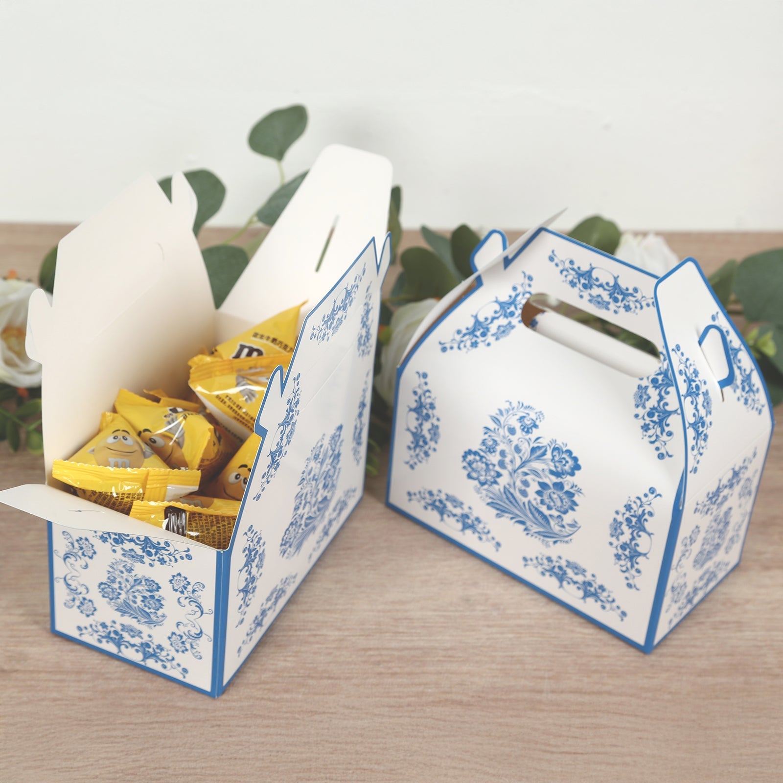 25 Pack Candy Gift Tote Gable Boxes in White Royal Blue Damask Floral Pattern, Party Favor Treat Boxes - 6x3.5x7