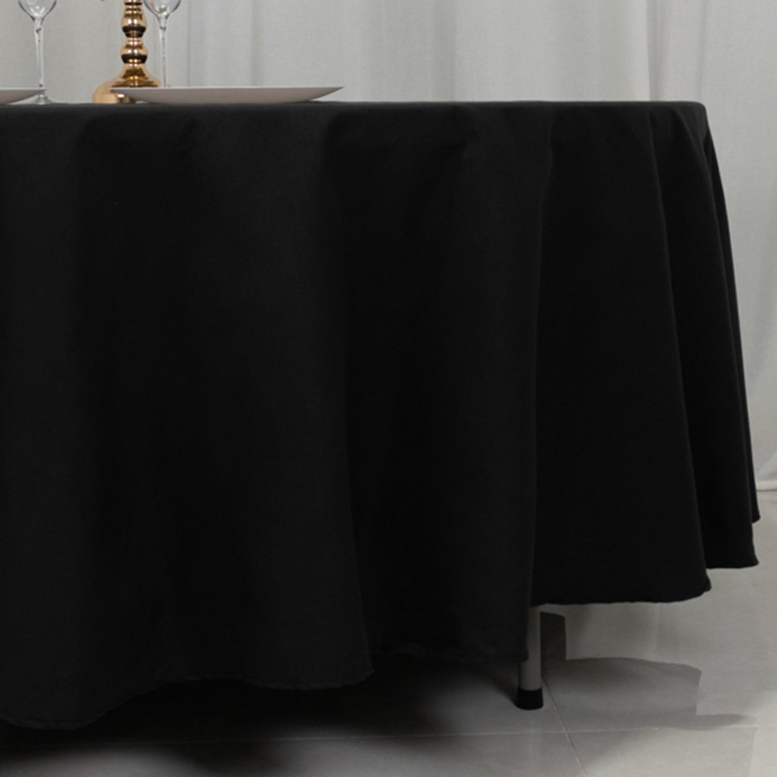 Cotton Blend 108 Round Tablecloth Black - Wrinkle-Resistant Design