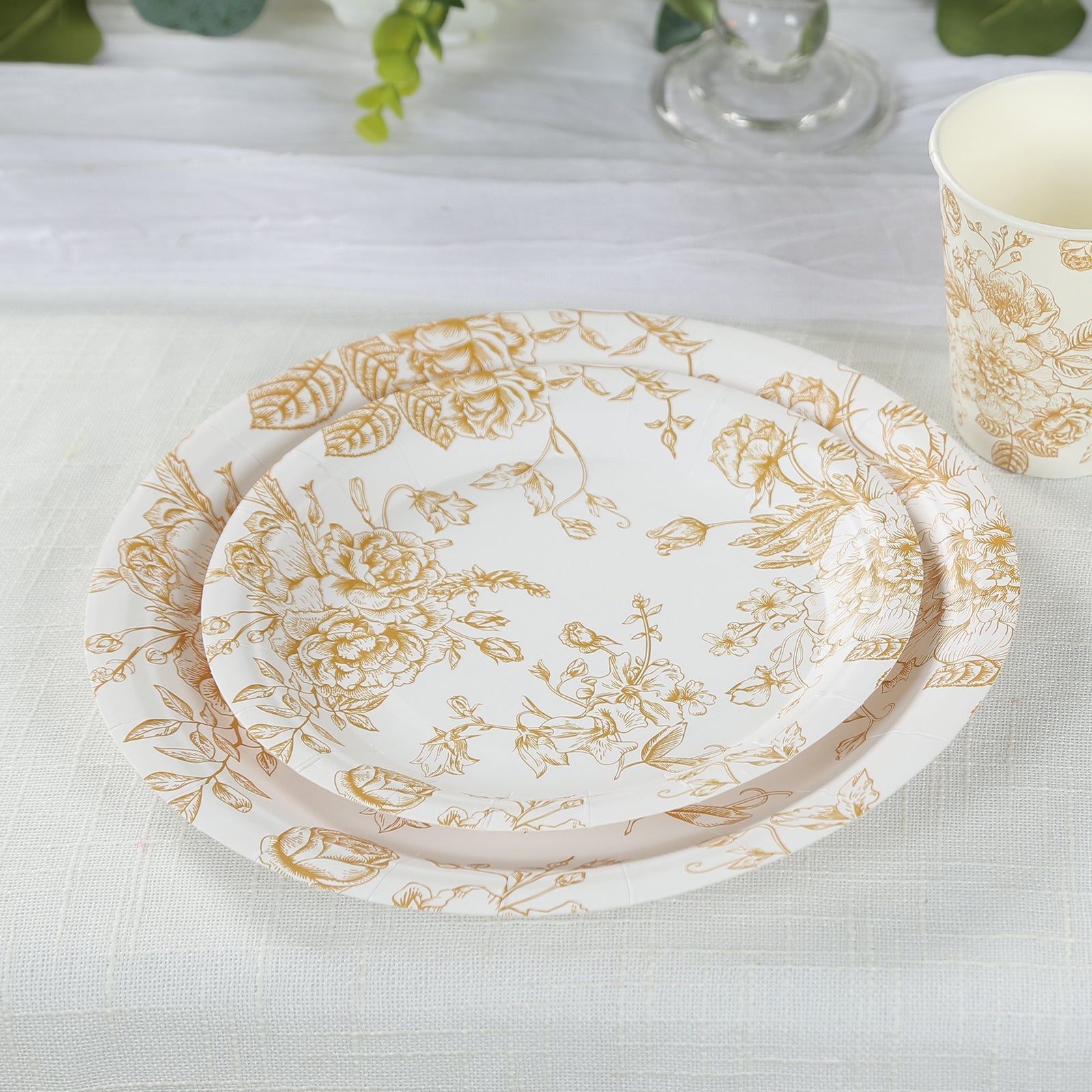 25-Pack Paper 7 Round Dessert Plates in White with Gold French Toile Pattern - Disposable Floral Salad Appetizer Plates for Chic Event Decor