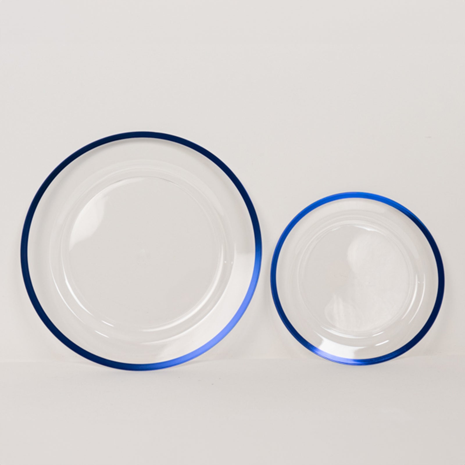 10-Pack Plastic 7 Round Appetizer Plates in Clear with Blue Rim - Sleek Disposable Salad Plates for Banquets & Special Occasions