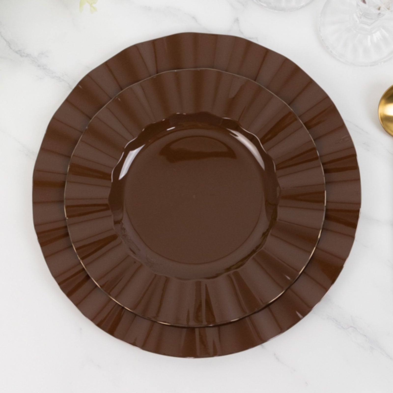 10-Pack Plastic 9 Round Dinner Plates in Cinnamon Brown Ruffled Rim with Gold Edging - Sturdy Disposable Dinnerware