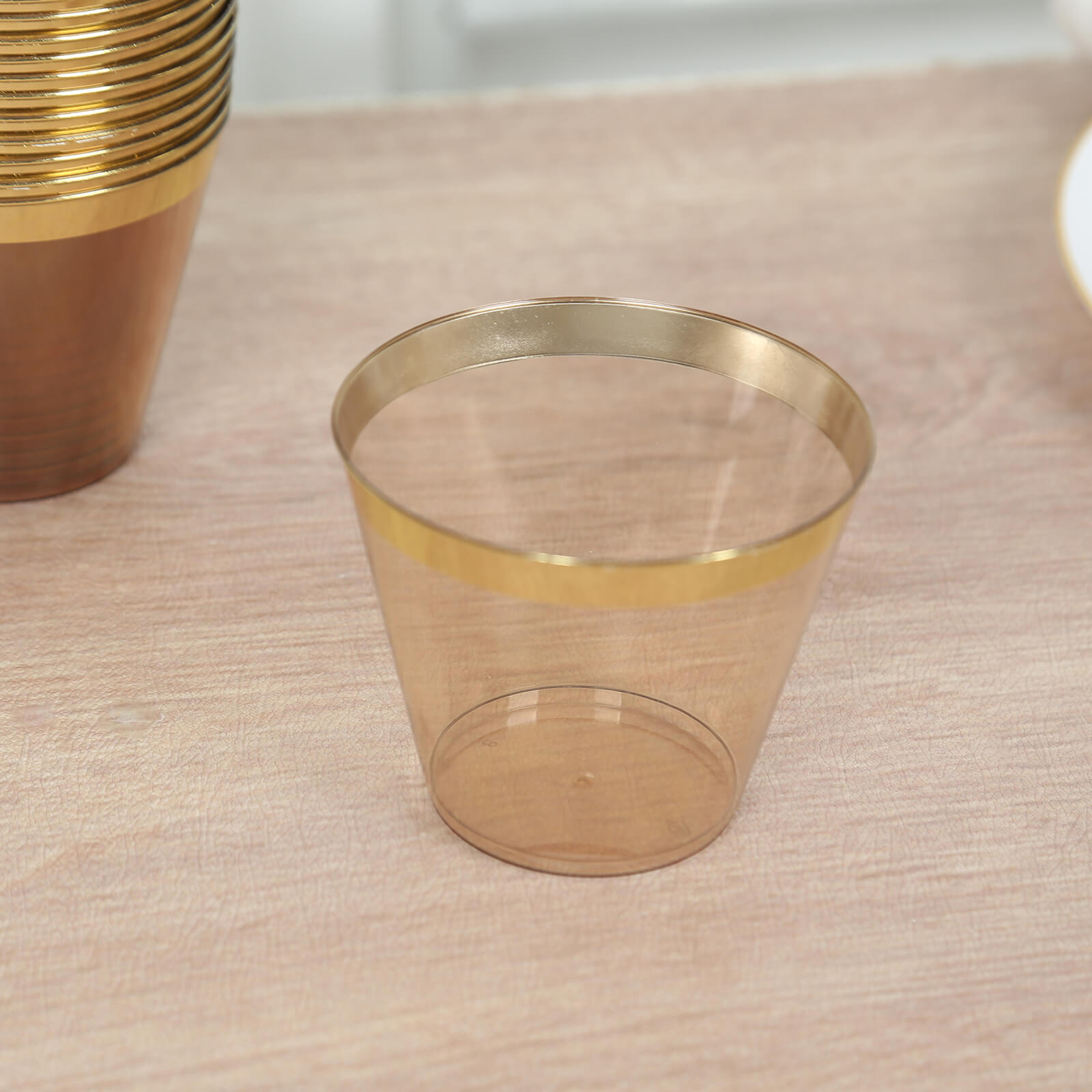 25-Pack Plastic Party Cups Transparent Amber Gold Crystal with Gold Rim - Stylish Short Disposable Glasses 9oz