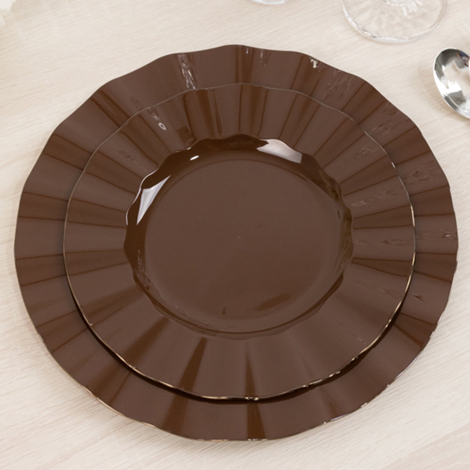 10-Pack Plastic 9 Round Dinner Plates in Cinnamon Brown Ruffled Rim with Gold Edging - Sturdy Disposable Dinnerware