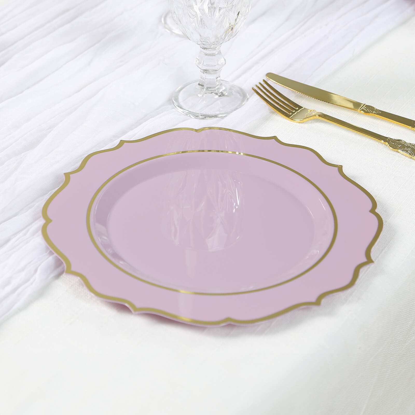 10-Pack Plastic 10 Round Dinner Plates in Lavender Lilac with Gold Scalloped Rim - Disposable Party Plates