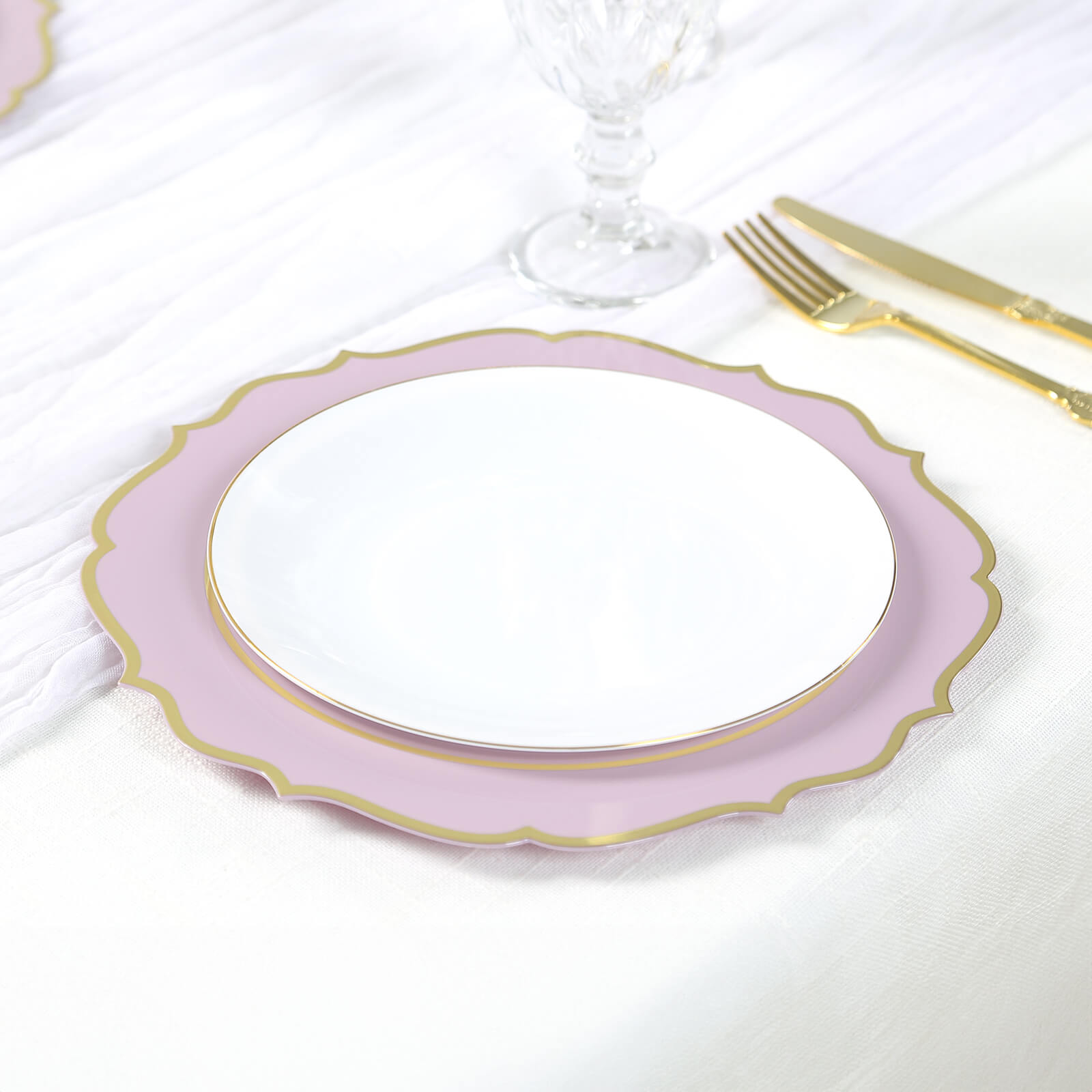 10-Pack Plastic 10 Round Dinner Plates in Lavender Lilac with Gold Scalloped Rim - Disposable Party Plates