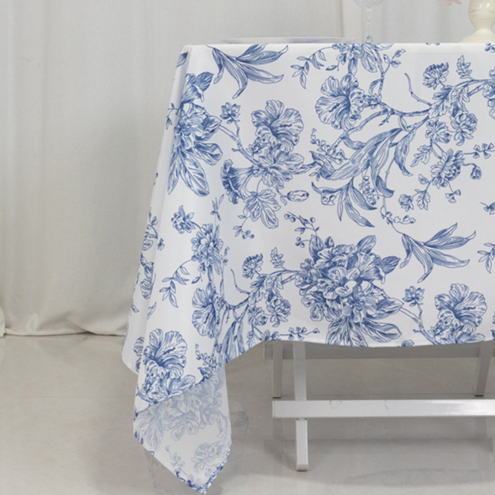 Polyester 70x70 Table Overlay White - Blue French Toile Pattern for Stylish Events