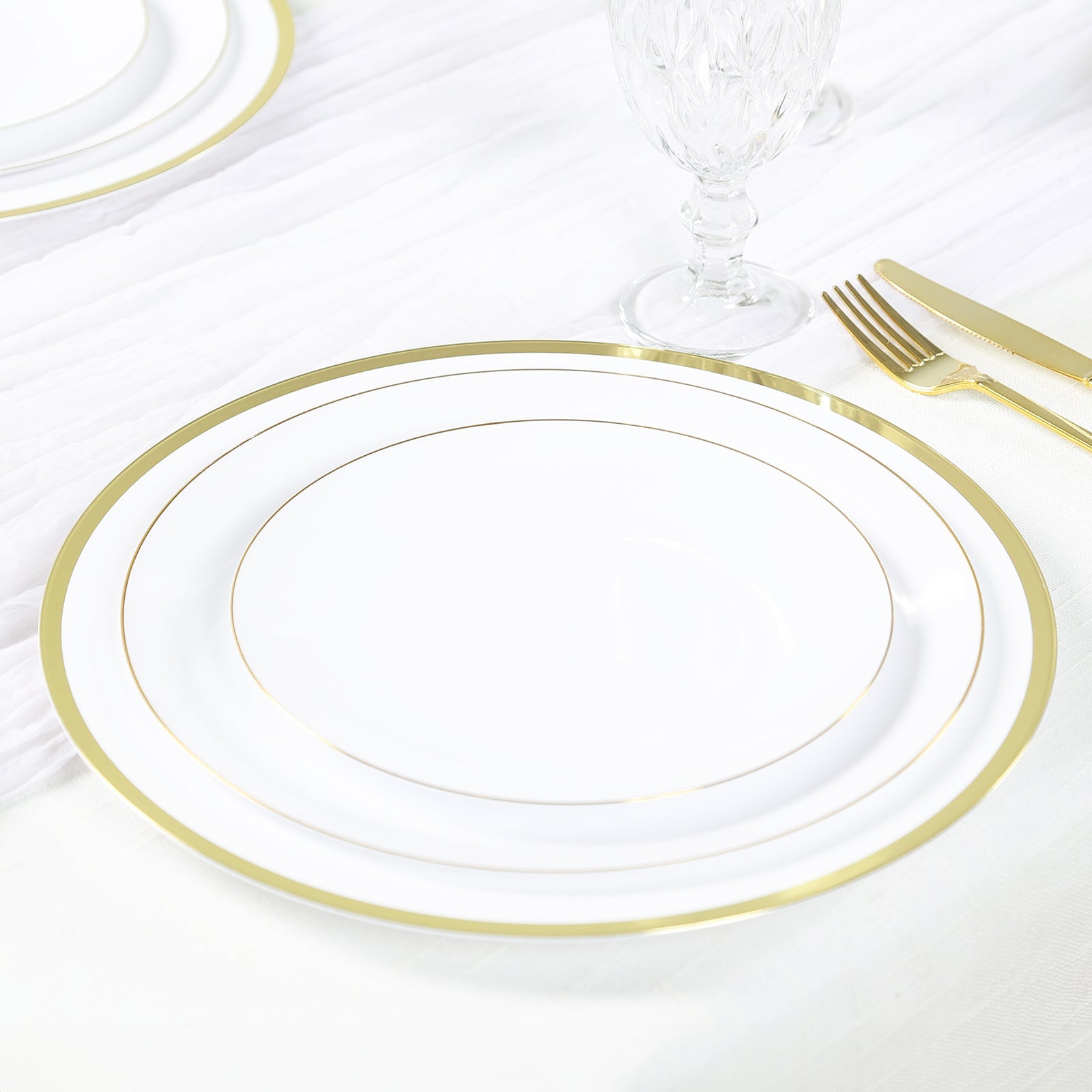 10-Pack Economy Plastic Round Charger Plates 12 in White with Wide Gold Rim, Decorative Dinner Party Serving Plates