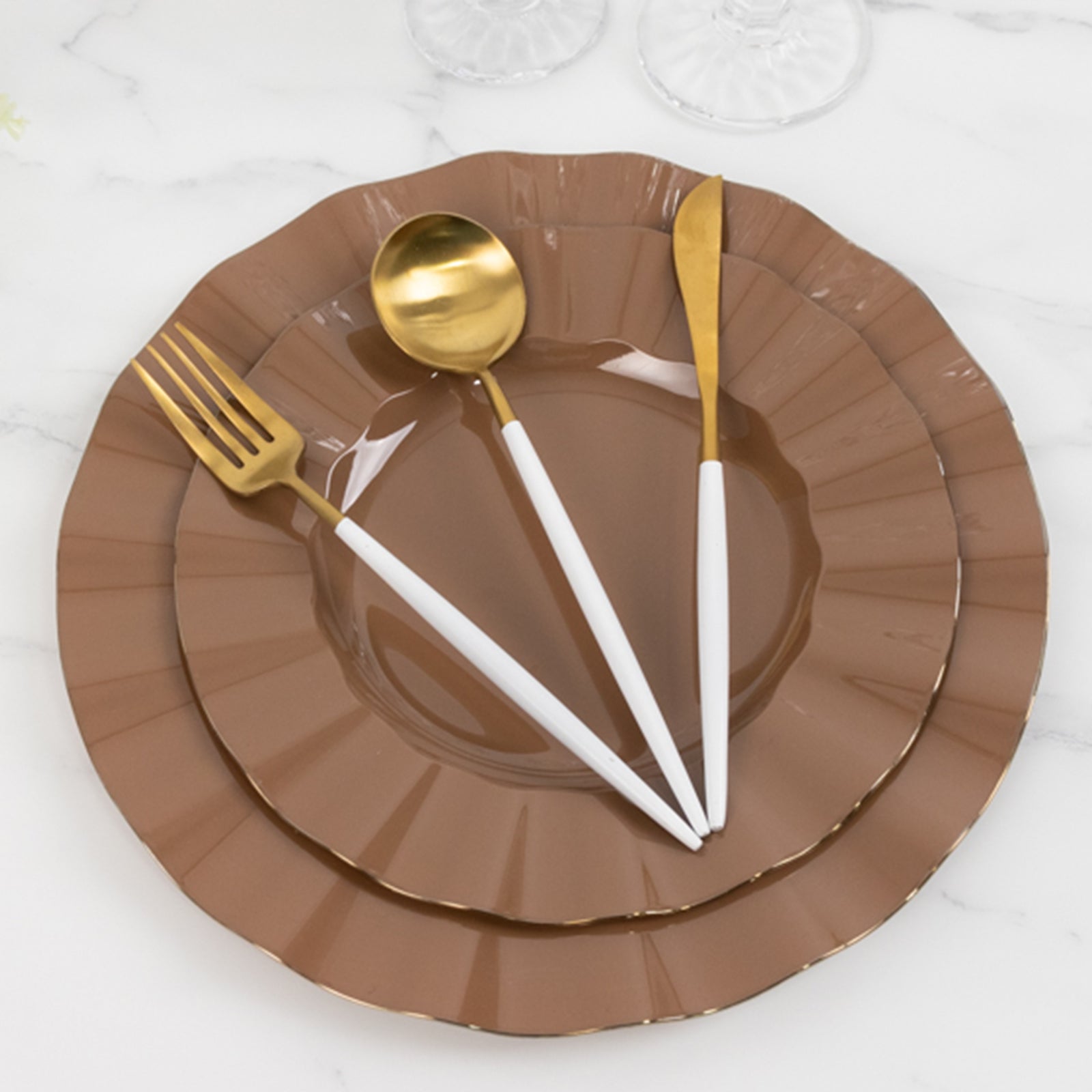 10-Pack Plastic 11 Round Dinner Plates in Coffee Brown Ruffled Rim with Gold Edging - Sturdy Disposable Dinnerware