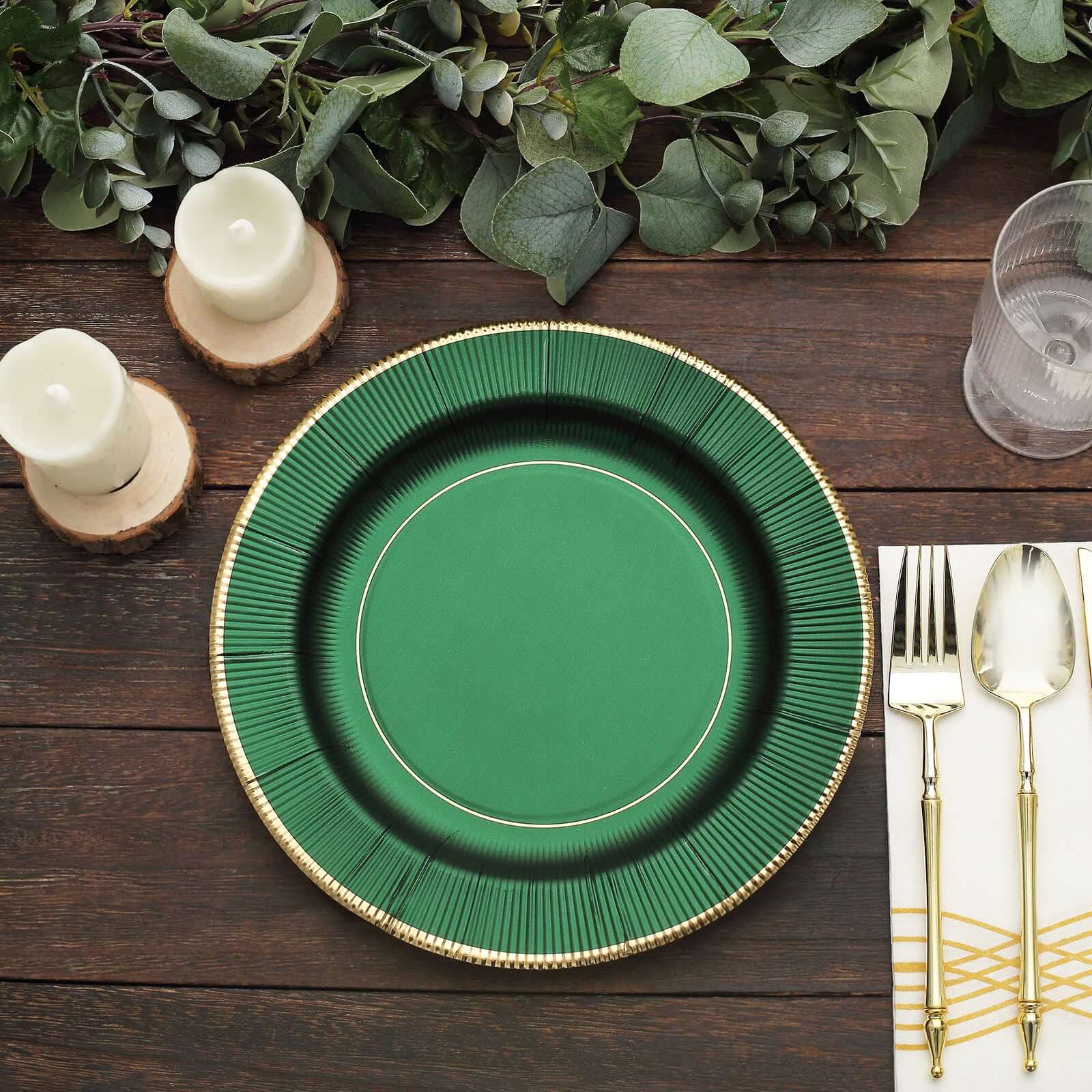 25-Pack Paper 10 Round Dinner Plates in Hunter Emerald Green Sunray Design with Gold Rim - Disposable Heavy Duty 350GSM Party Plates