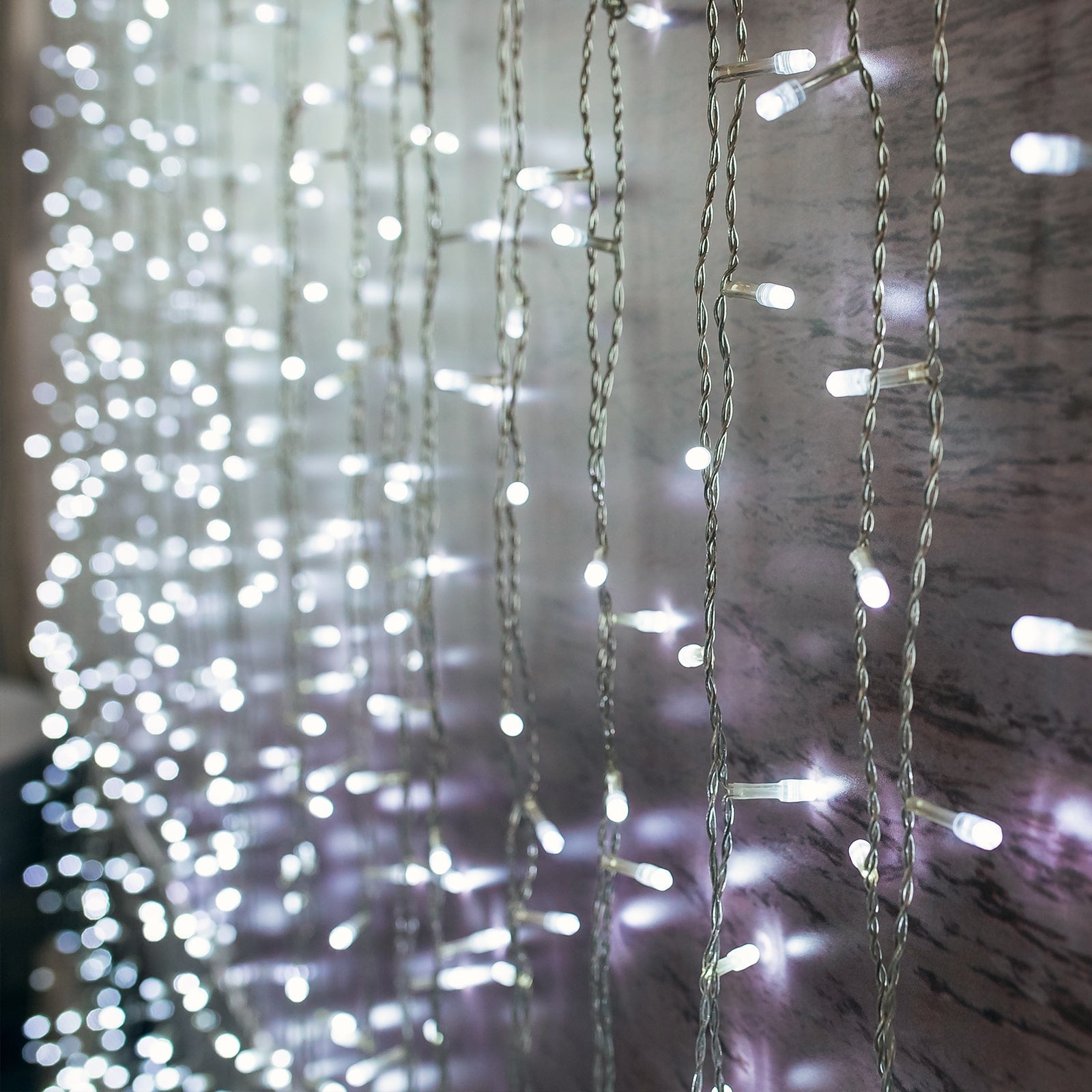 White 600 LED Twinkle Fairy Lights with 8 Modes, Plug In Connectable Curtain String Lights - 10ftx20ft