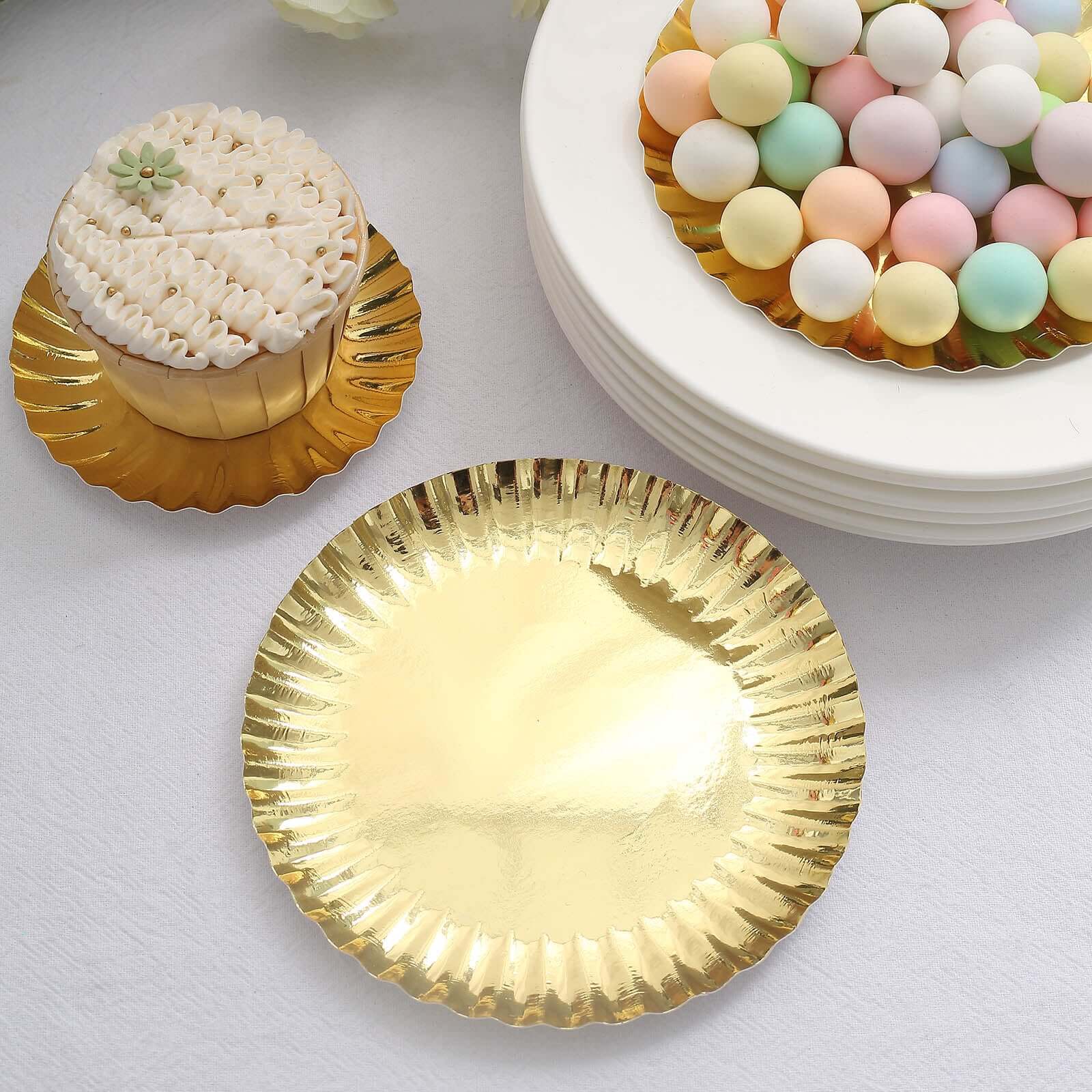 50-Pack Paper 5 Round Dessert Plates in Metallic Gold with Scalloped Rim - Disposable 250GSM Appetizer Party Plates for Banquets & Upscale Gatherings