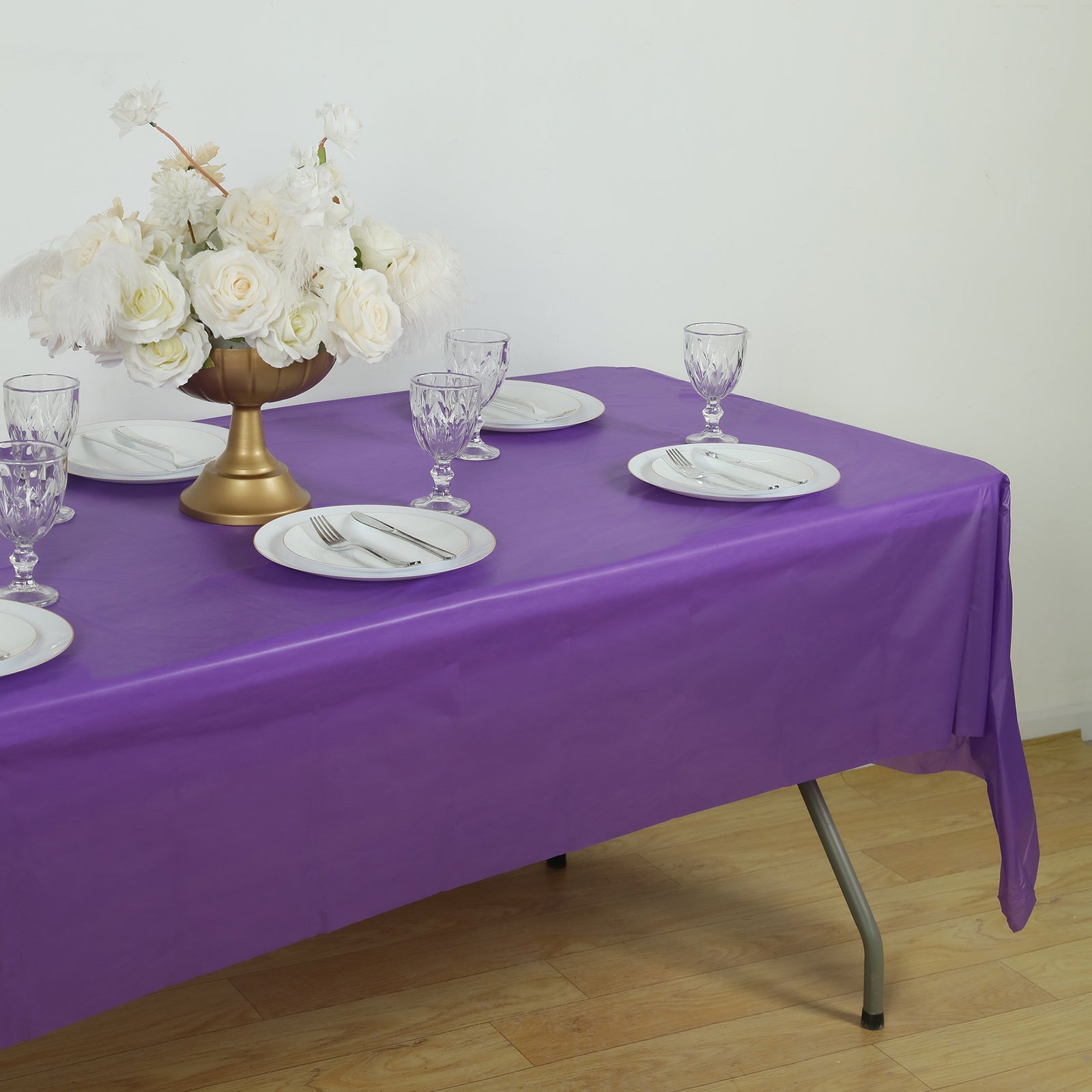 5-Pack Plastic Table Covers Purple Rectangle - Reliable PVC Disposable Covers for Gatherings 54x108