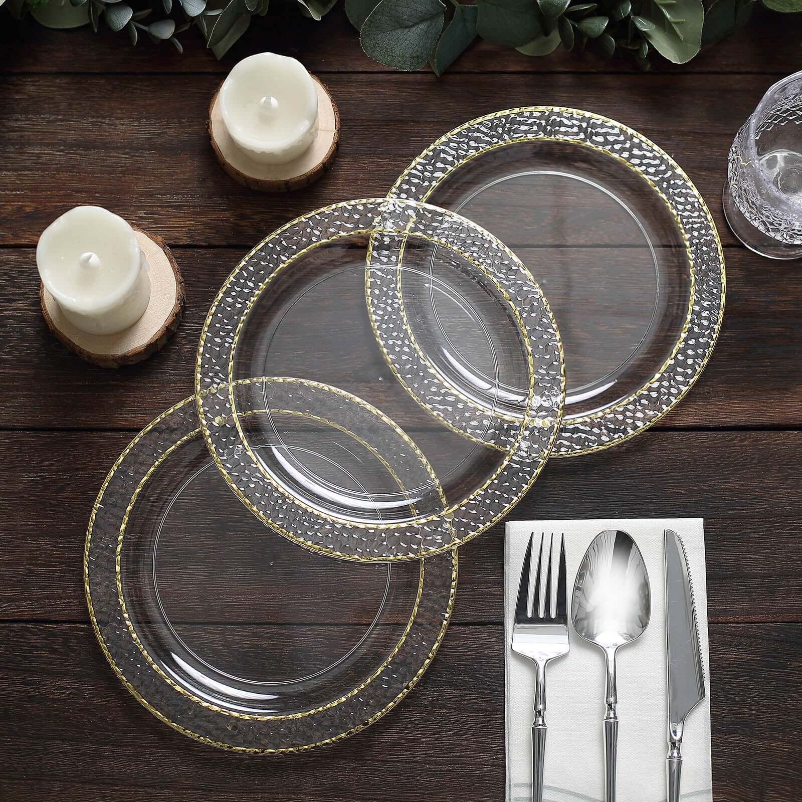 10-Pack Plastic 7.5 Round Appetizer Plates in Clear Hammered Design with Gold Rim - Disposable Salad Plates for Chic Banquets & Special Occasions