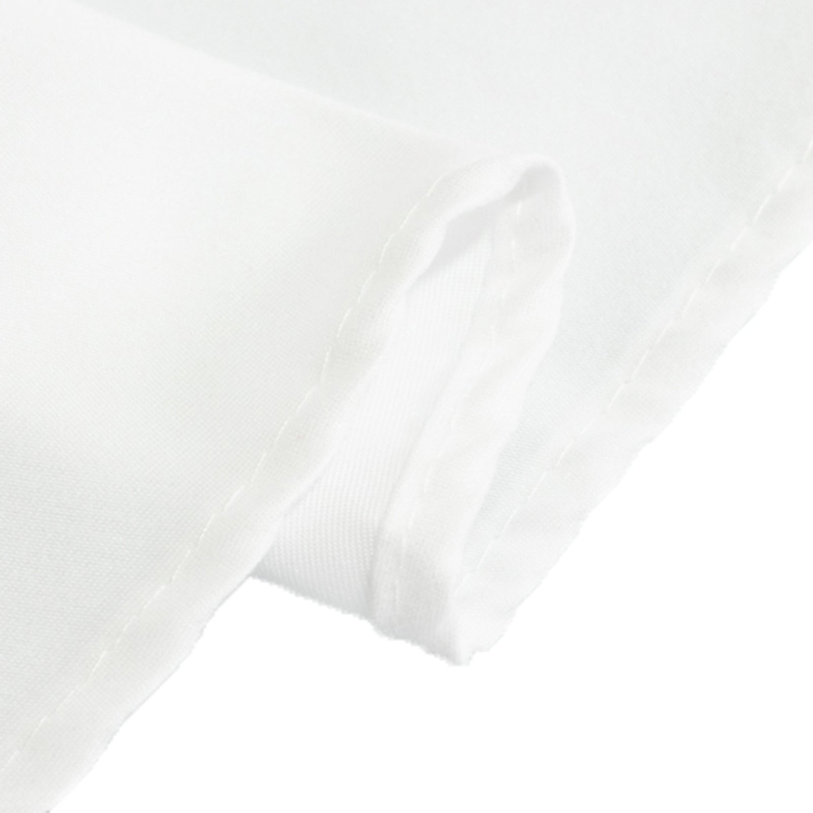 Cotton Blend 108 Round Tablecloth White - Wrinkle-Resistant Design for Versatile Table Settings