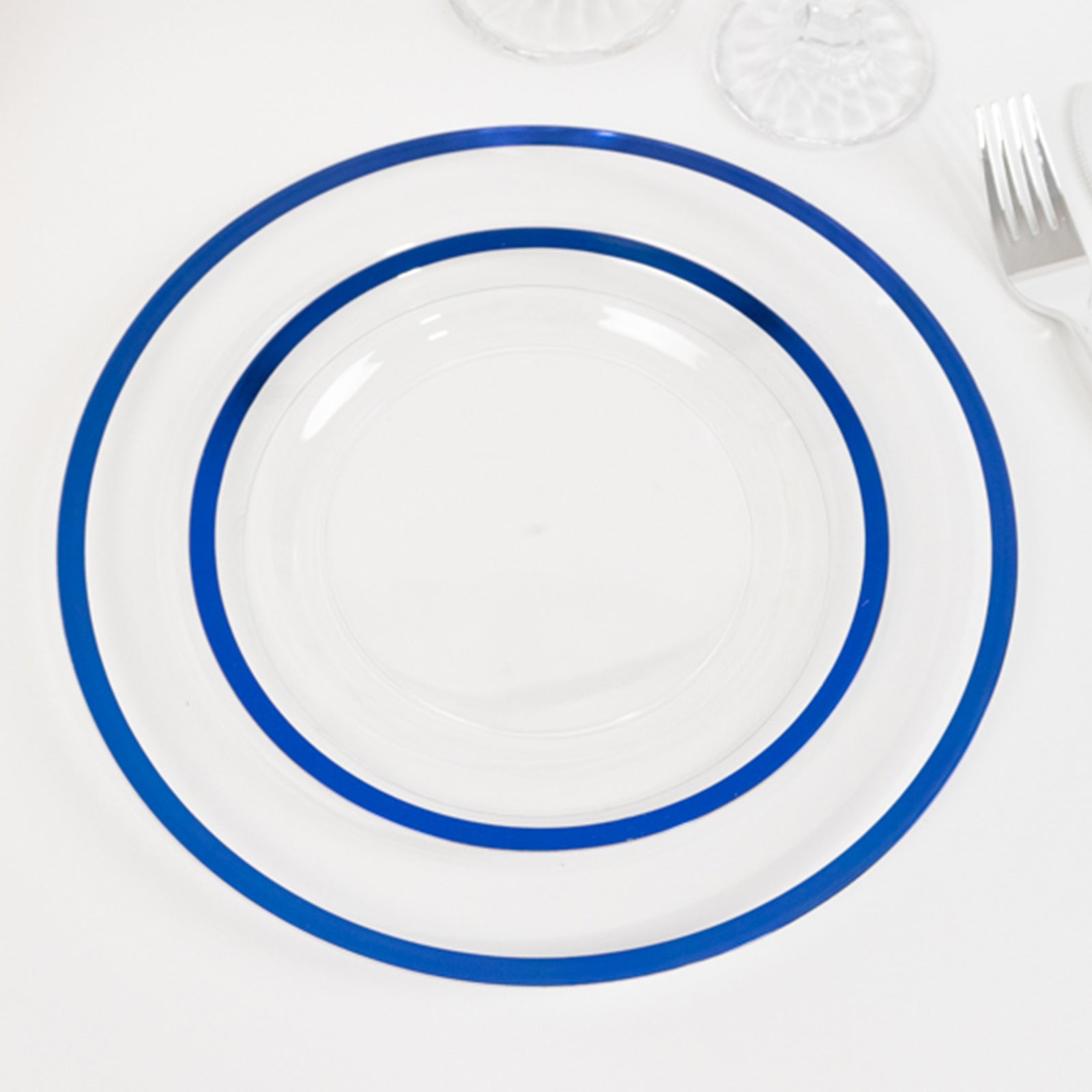 10-Pack Plastic 7 Round Appetizer Plates in Clear with Blue Rim - Sleek Disposable Salad Plates for Banquets & Special Occasions