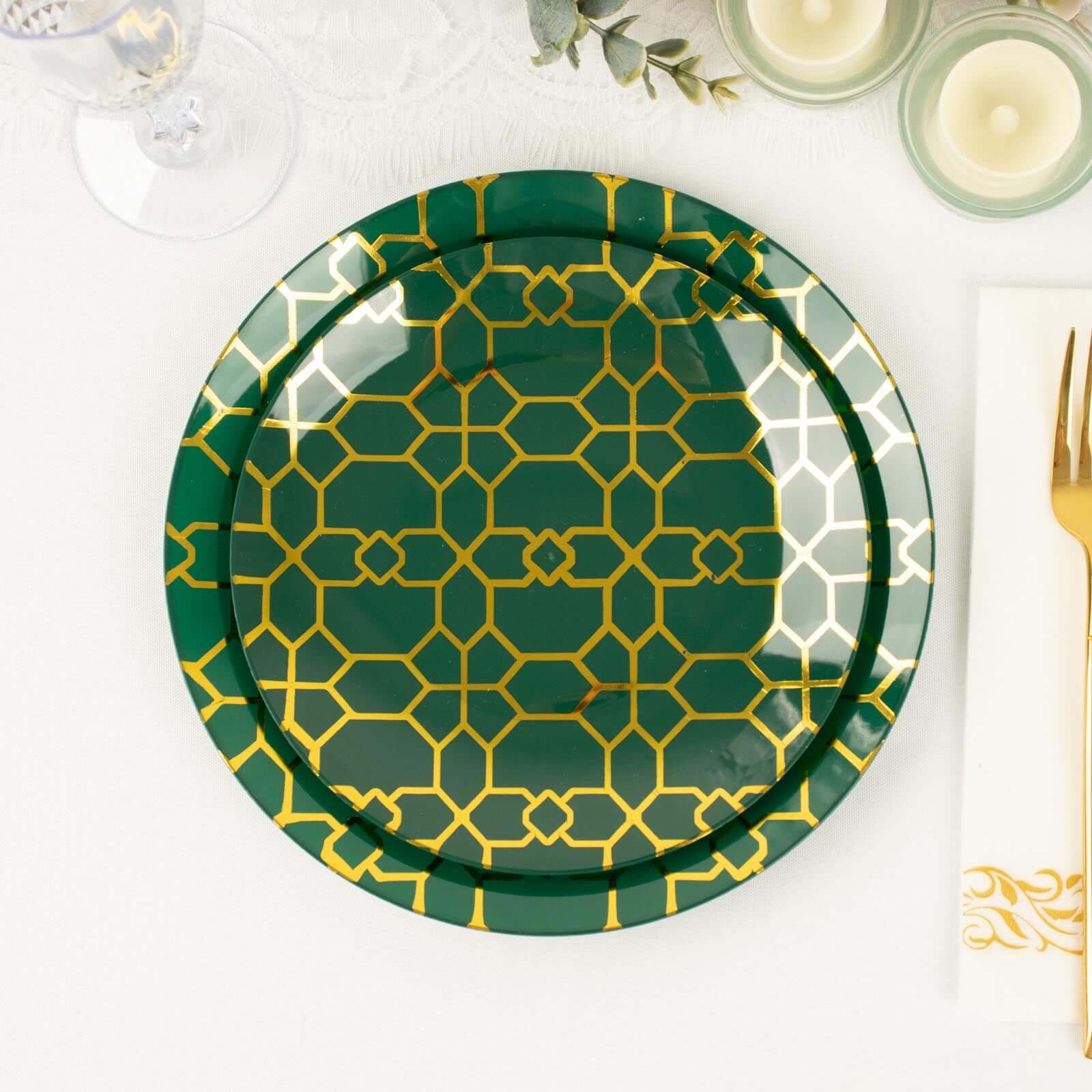 20-Pack Set Plastic Round Dinner and Salad Plates in Hunter Emerald Green with Geometric Gold Print - Modern Disposable Dinnerware Set for Weddings & Celebrations 9, 7