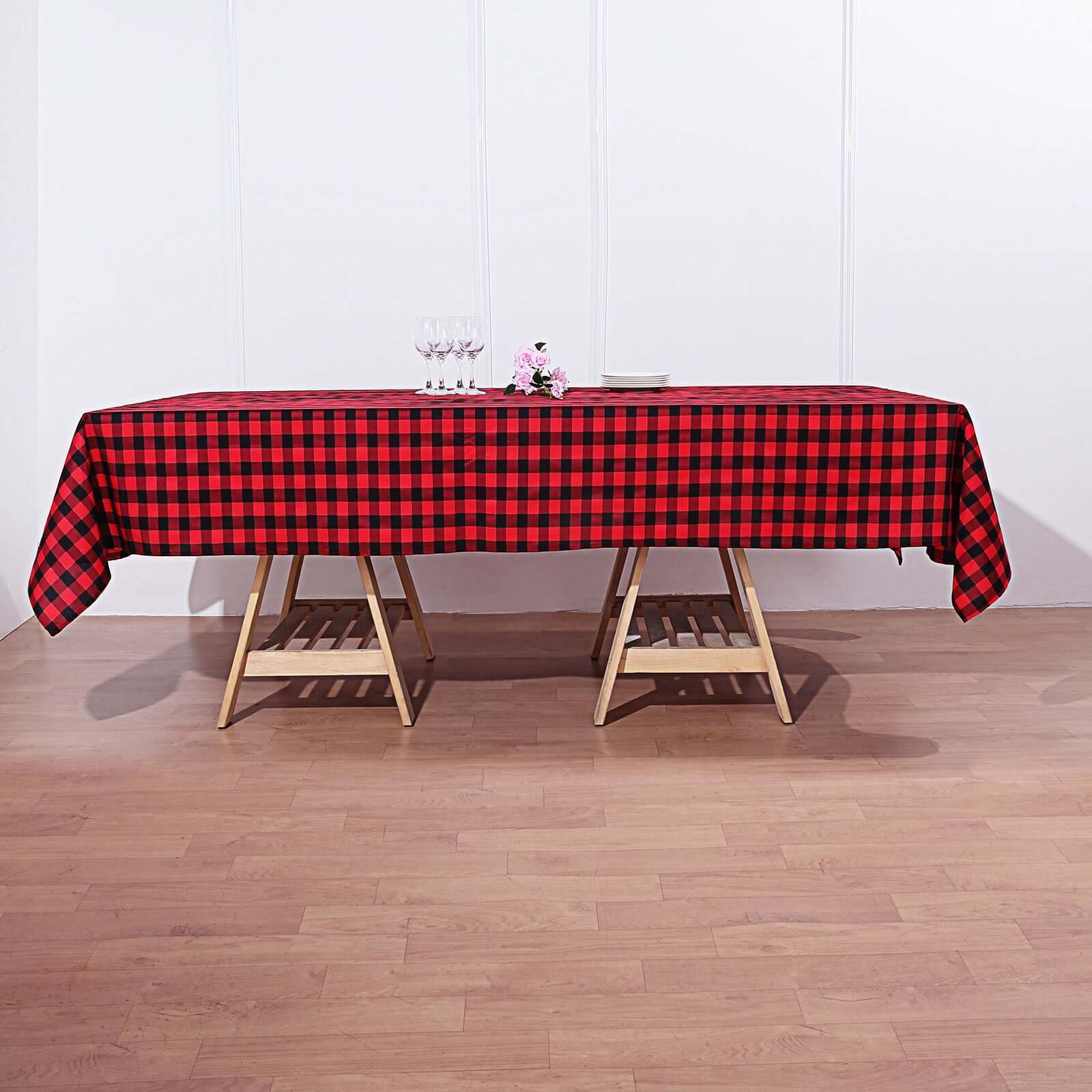 Polyester 60x102 Rectangle Tablecloth Black/Red - Checkered Buffalo Plaid Design for Everyday Use