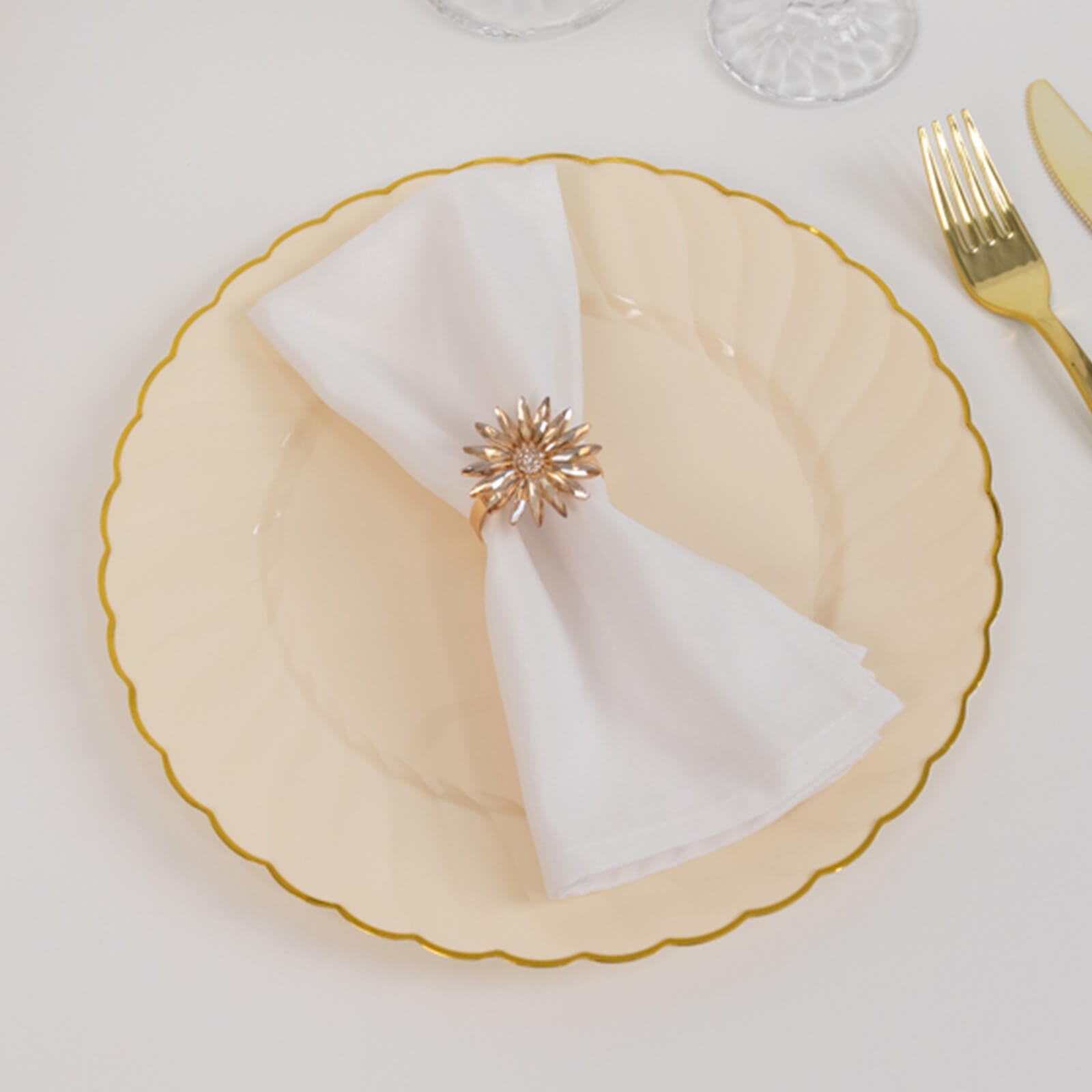 10-Pack Plastic 10 Round Dinner Plates in Ivory with Gold Flair Rim - Disposable Party Plates