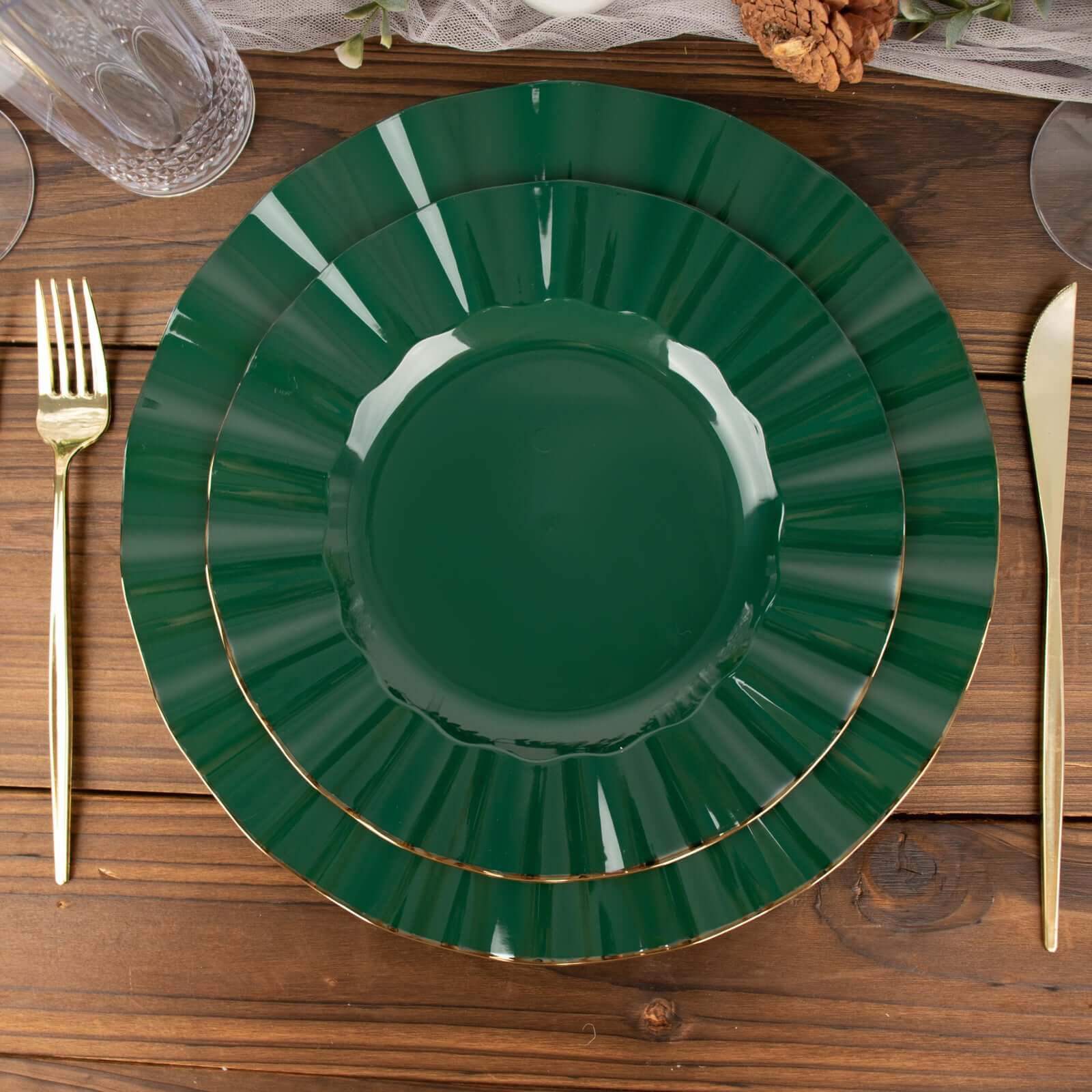 10-Pack Plastic 9 Round Dinner Plates in Hunter Emerald Green Ruffled Rim with Gold Edging - Sturdy Disposable Dinnerware