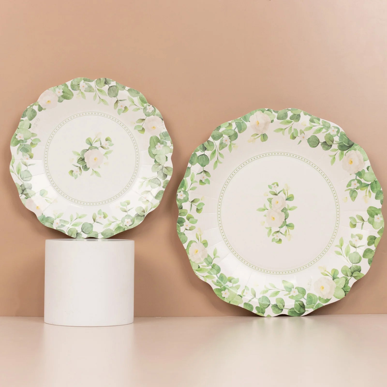 25-Pack Paper 11 Round Dinner Plates in White with Floral Greenery & Scalloped Edges - Disposable Party Plates for Nature-Inspired Events & Chic Celebrations