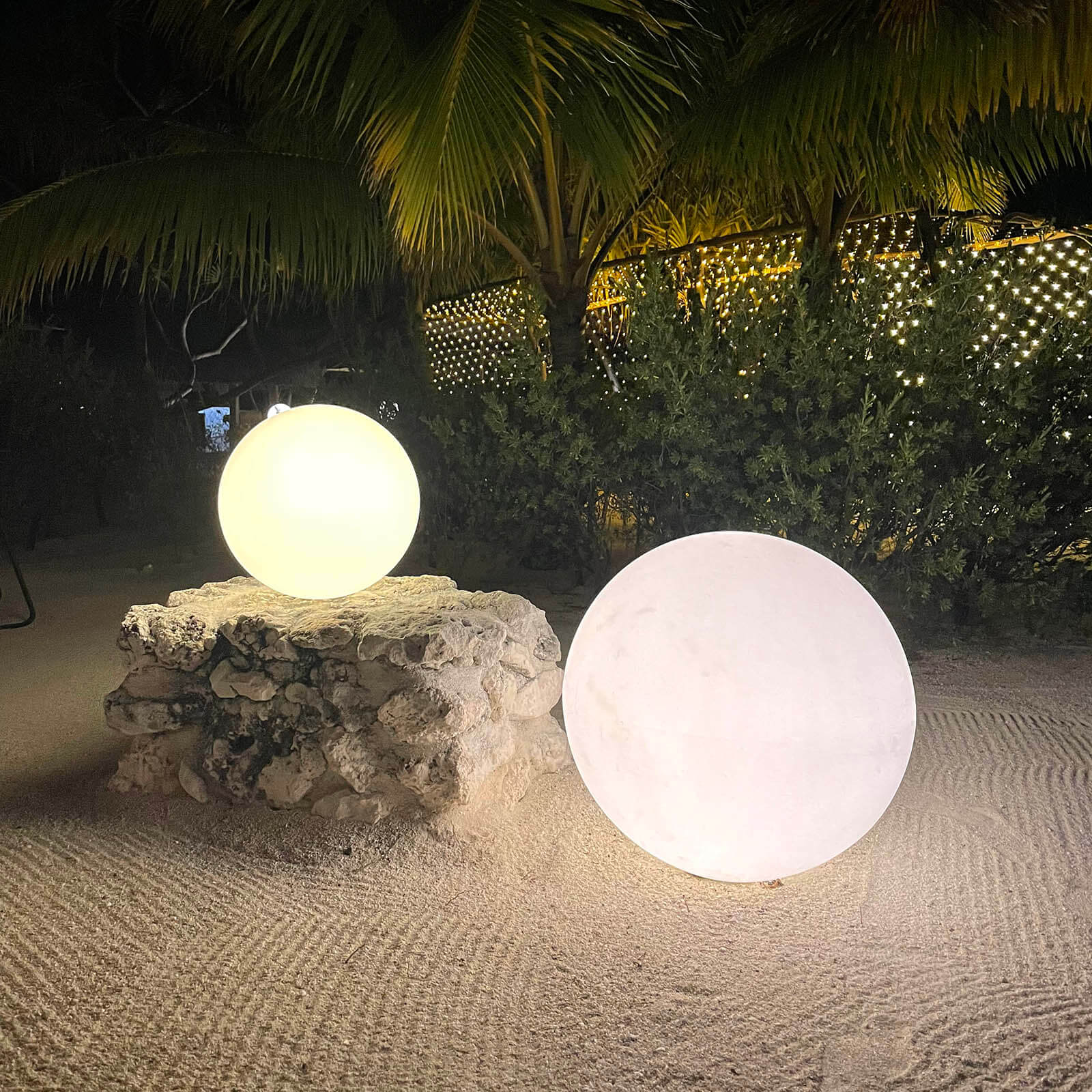 20” LED Color Changing Cordless Floating Pool Light Ball, Garden Light Globe with Remote - 16 RGB Colors With 4 Color Modes