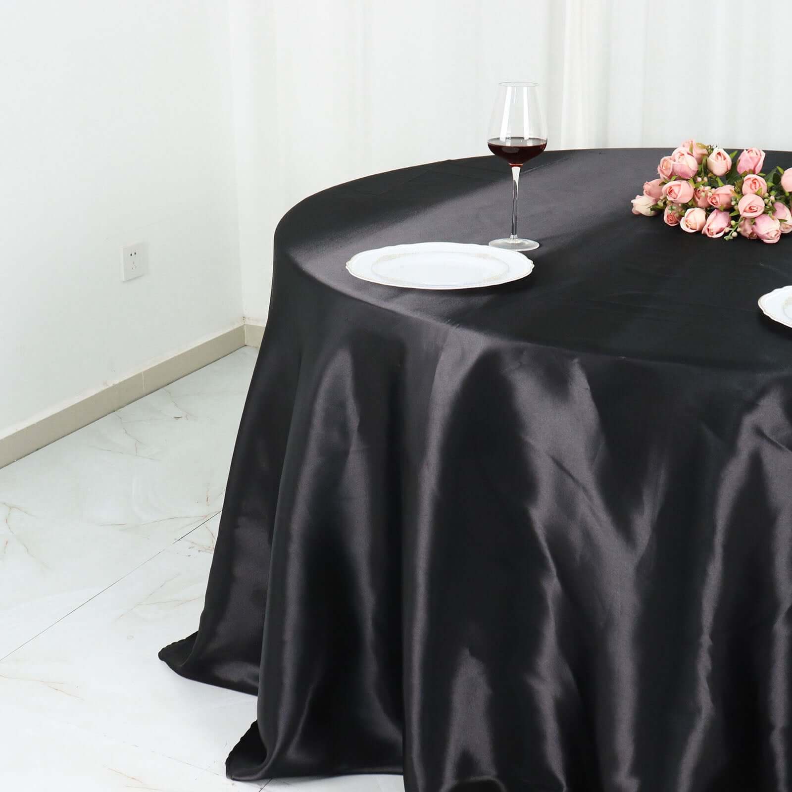 Satin 132 Round Tablecloth Black - Stylish Seamless Table Cover for Weddings & Events