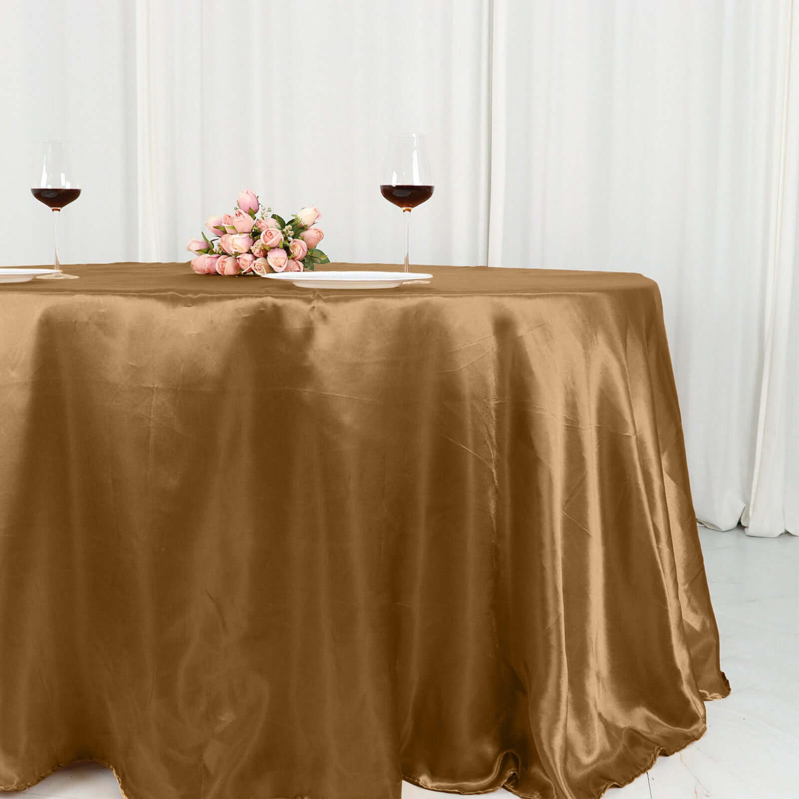 Satin 132 Round Tablecloth Gold - Stylish Seamless Table Cover for Weddings & Events