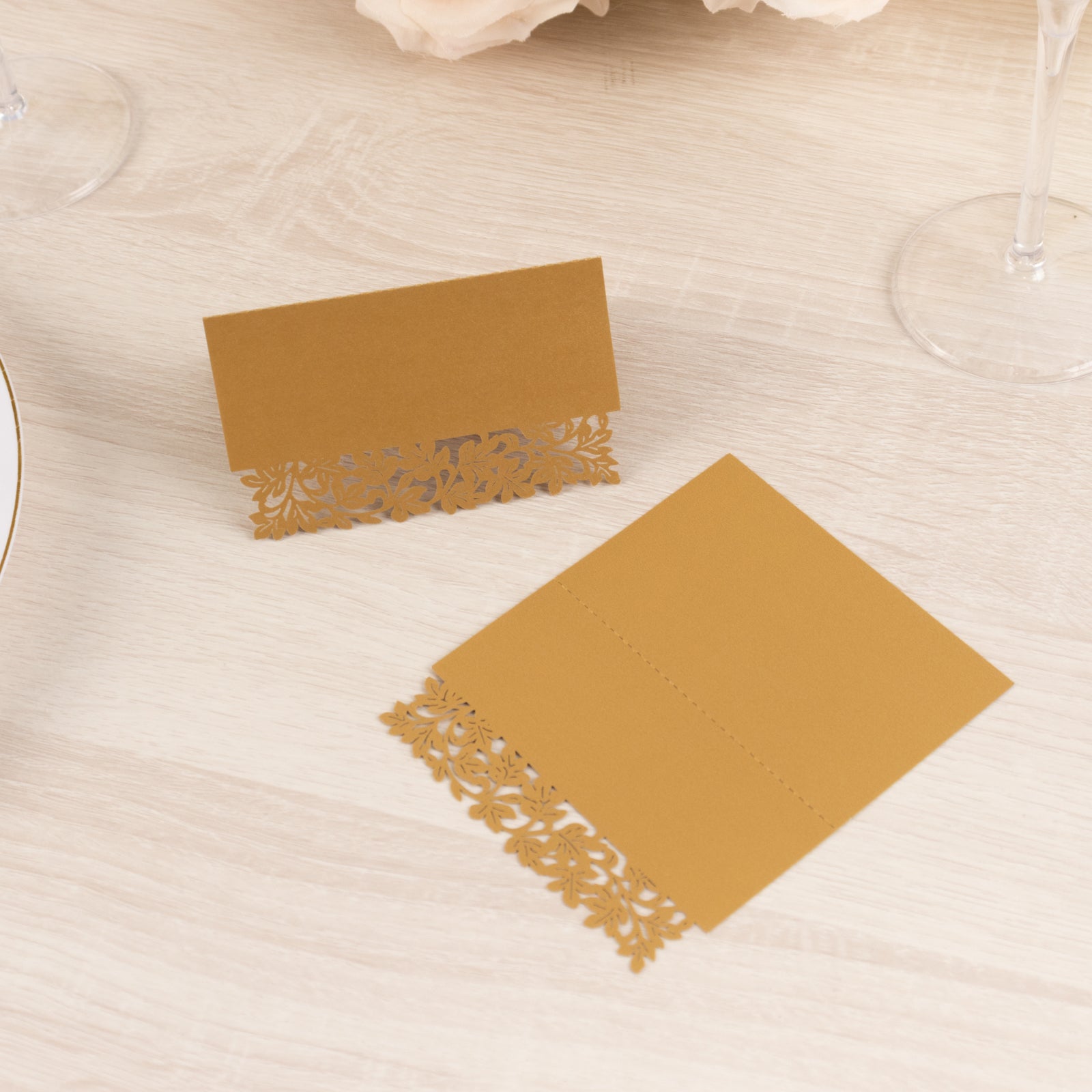 50-Pack Wedding Place Cards with Laser Cut Hollow Heart Design Gold - Printable Reservation Seating Tent Cards 210 GSM