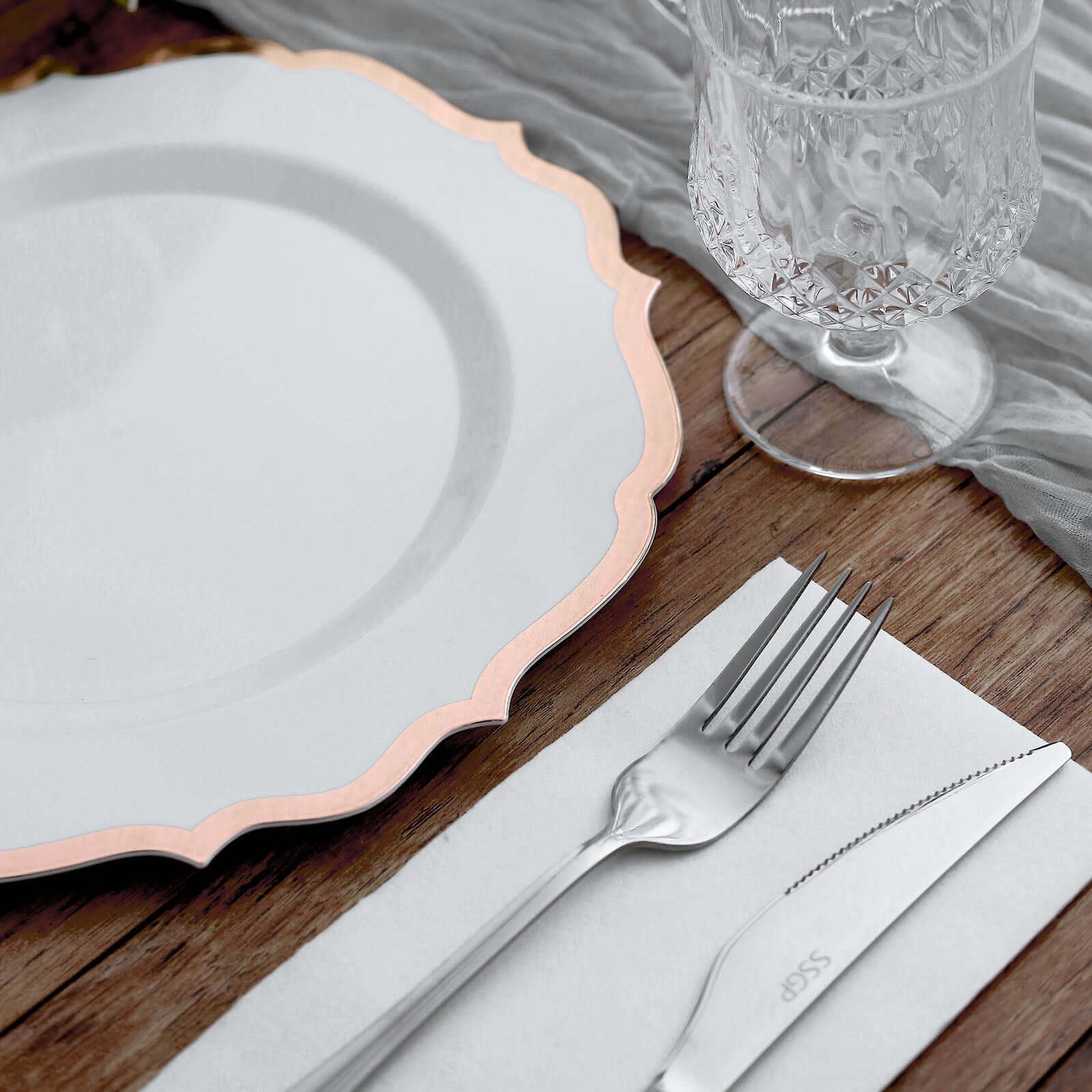 10-Pack Plastic 10 Round Dinner Plates in White with Rose Gold Scalloped Rim - Disposable Party Plates