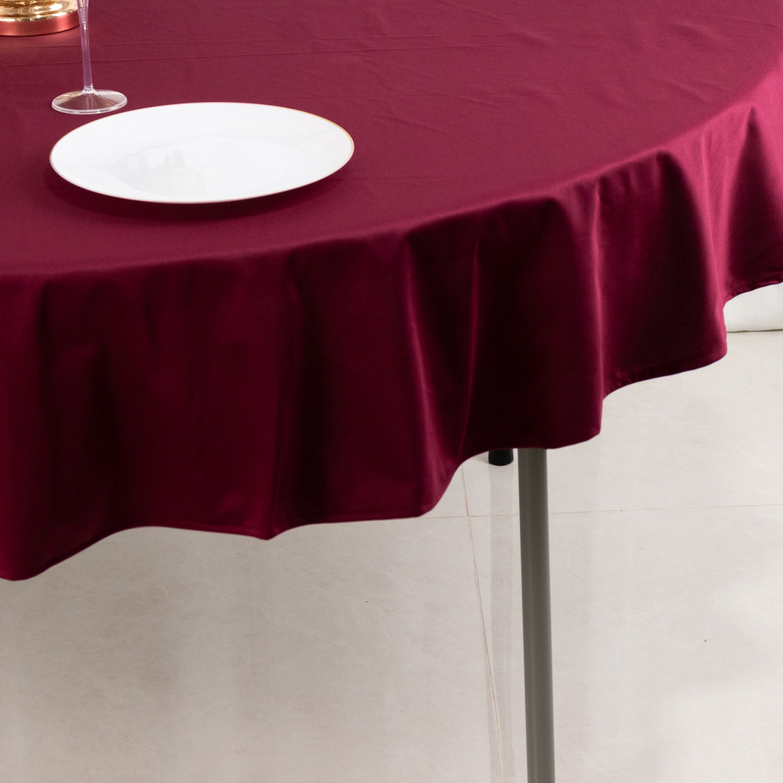 Premium Scuba Round 70 Tablecloth Burgundy - Wrinkle Free & Stain Resistant Table Cover