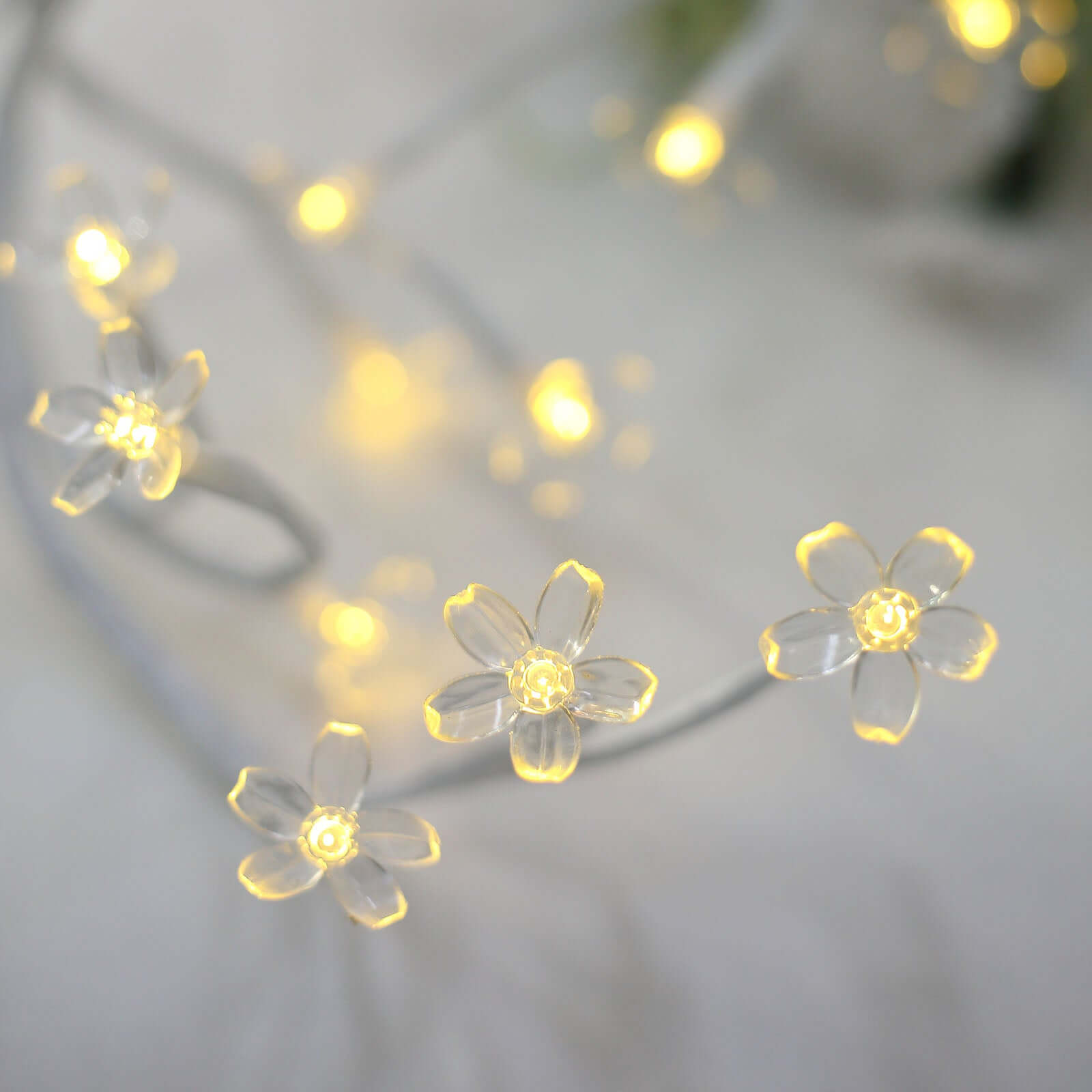 Fairy String Lights Warm White Cherry Blossom Design - Battery-Operated Decorative Party Lights 8.5ft