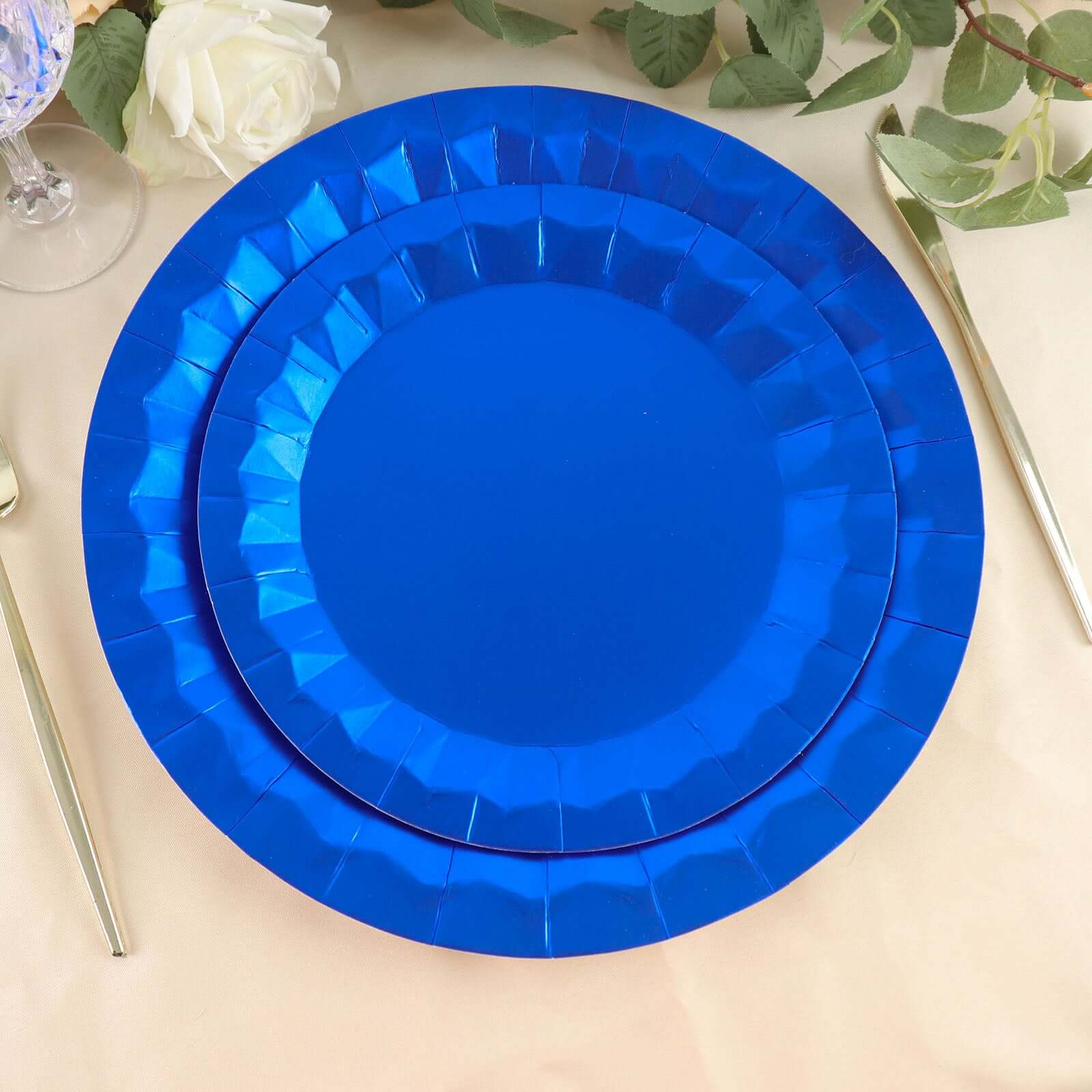 25-Pack Paper 9 Round Dinner Plates in Royal Blue with Geometric Prism Rim - Disposable 400GSM Party Plates