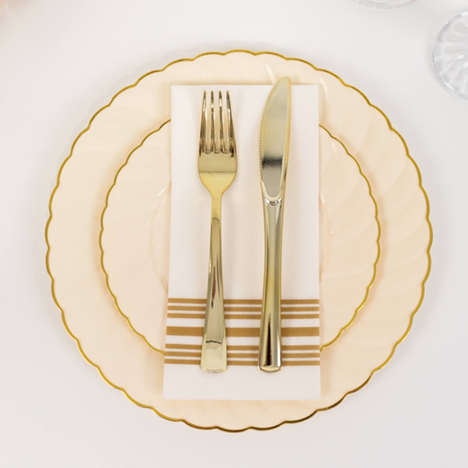 10-Pack Plastic 10 Round Dinner Plates in Ivory with Gold Flair Rim - Disposable Party Plates