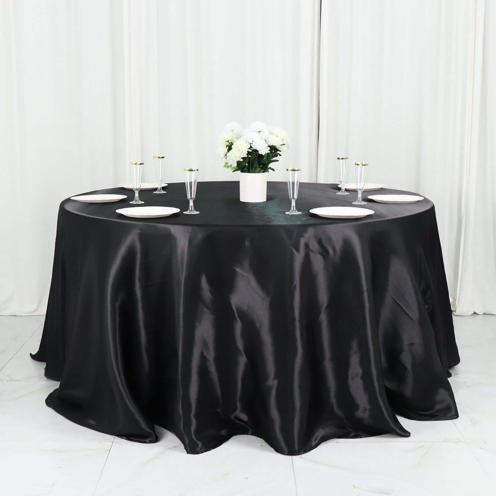 Satin 132 Round Tablecloth Black - Stylish Seamless Table Cover for Weddings & Events