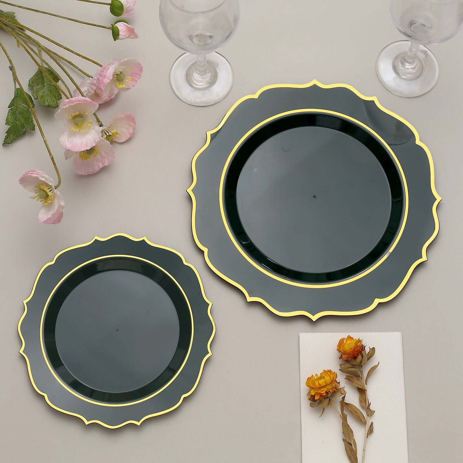 10-Pack Plastic 8 Round Desert Plates in Hunter Emerald Green with Gold Scalloped Rim - Disposable Appetizer/Salad Plates