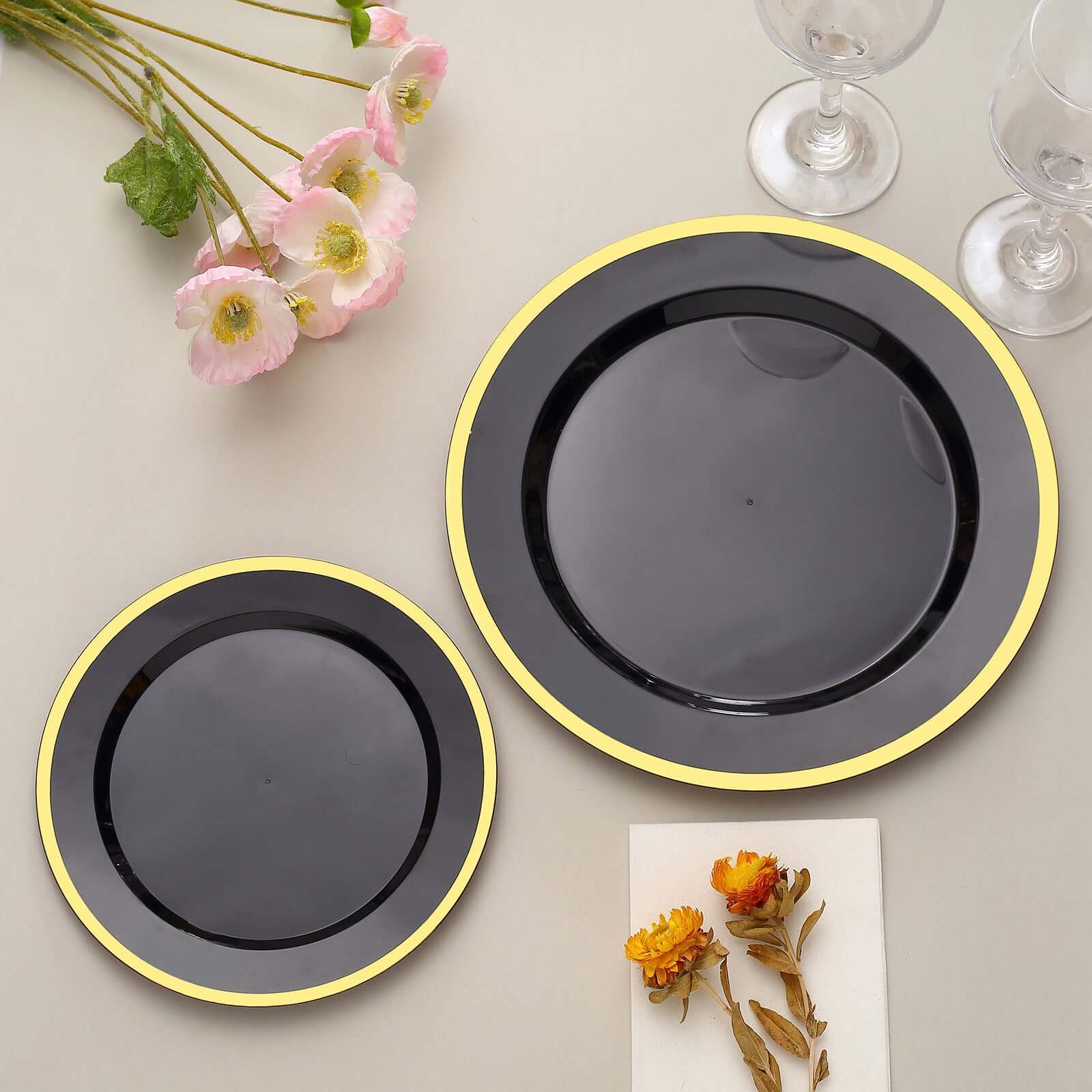 10-Pack Plastic 10 Round Dinner Plates in Black with Gold Rim - Disposable Party Plates for Classy Banquets & Special Occasions