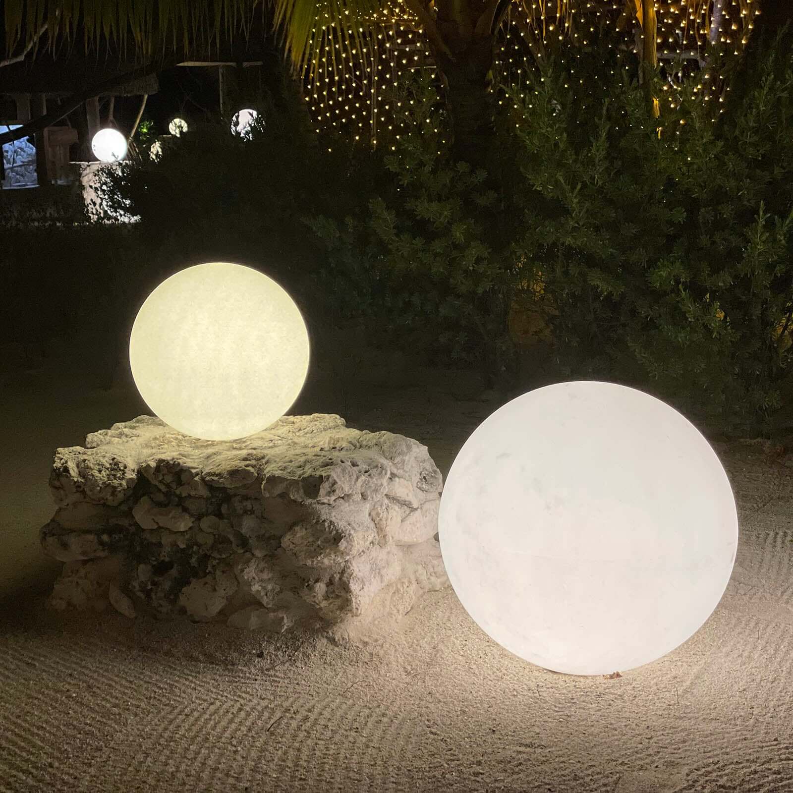 20” LED Color Changing Cordless Floating Pool Light Ball, Garden Light Globe with Remote - 16 RGB Colors With 4 Color Modes