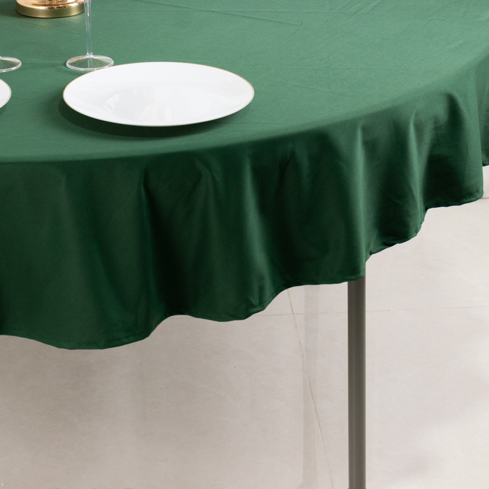 Premium Scuba Round 70 Tablecloth Hunter Emerald Green - Wrinkle Free & Stain Resistant Table Cover