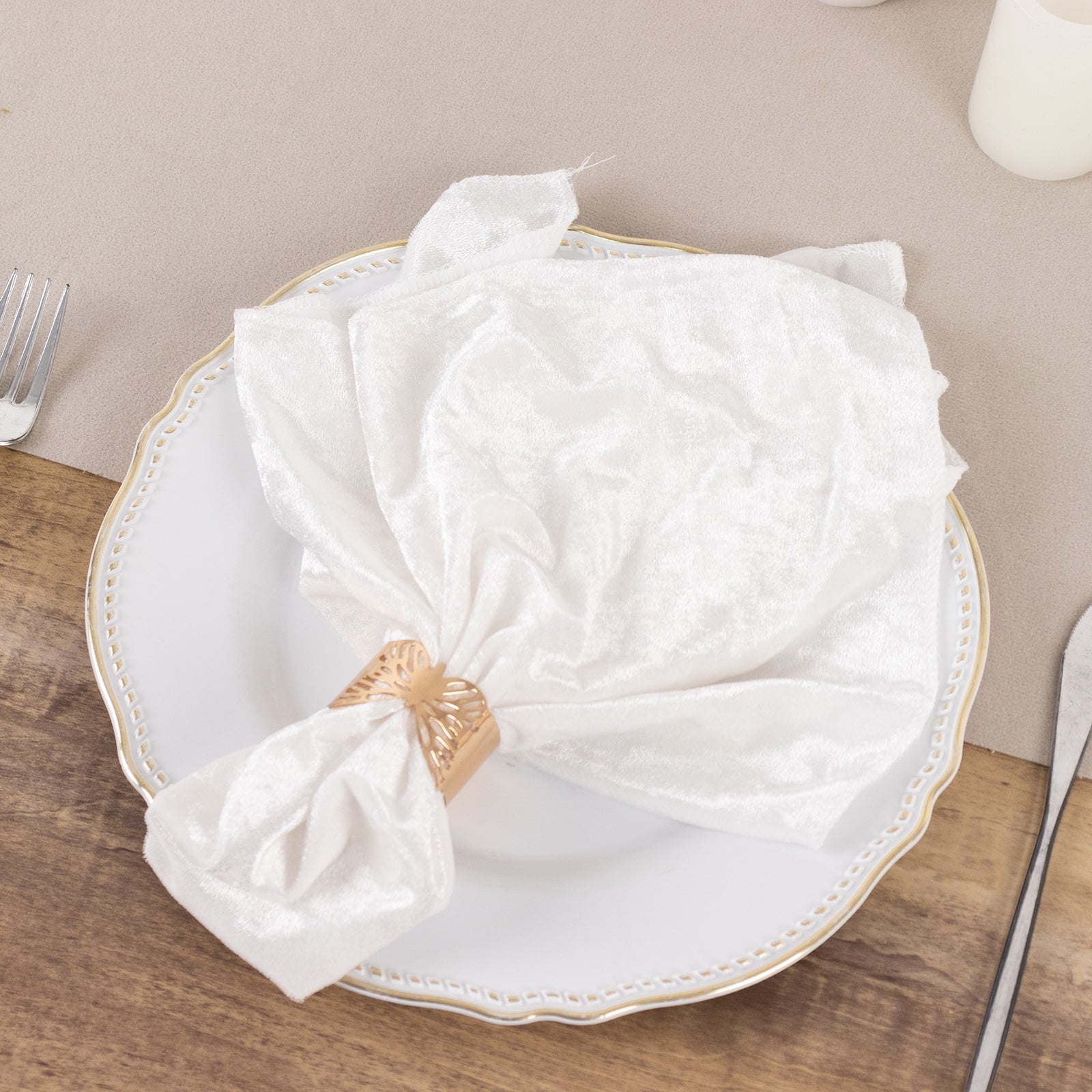 5 Pack Premium Crushed Velvet 20x20 Napkins White - Rich & Textured Finish Dinner Napkins for Classy Events