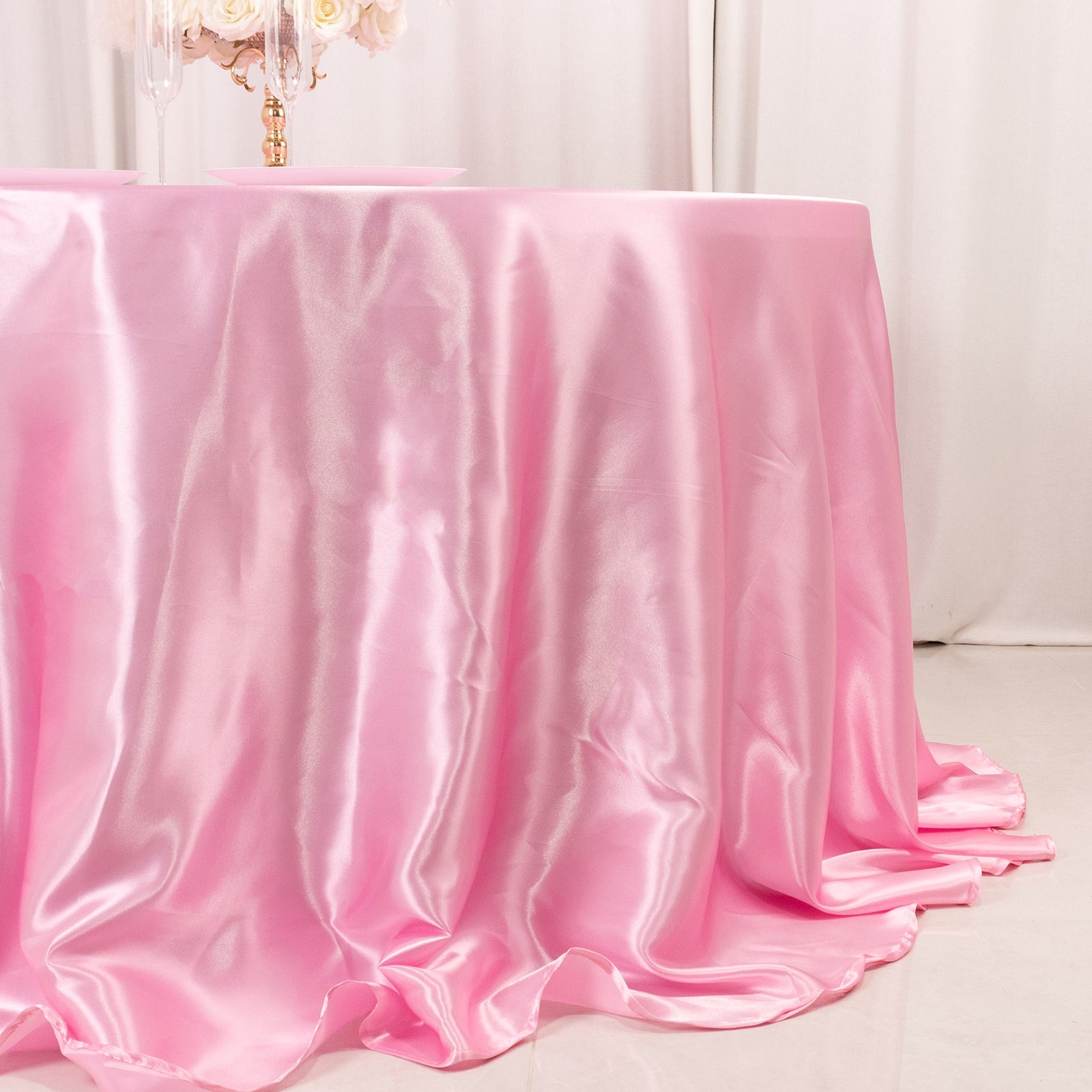 Satin 132 Round Tablecloth Pink - Stylish Seamless Table Cover