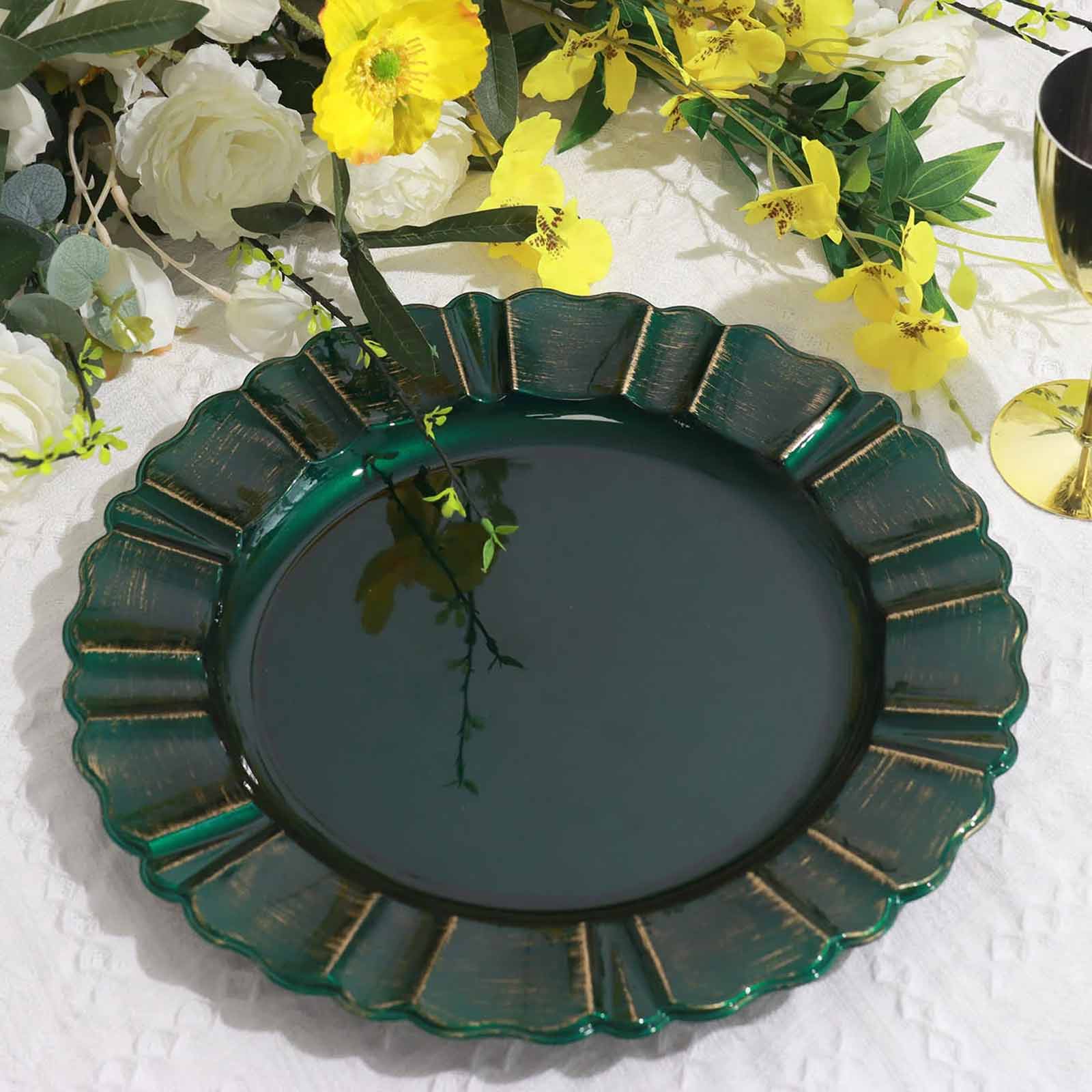 6-Pack Acrylic Plastic Round Charger Plates 13 in Hunter Emerald Green with Gold Brushed Wavy Scalloped Rim, Decorative Dinner Party Charger Tableware