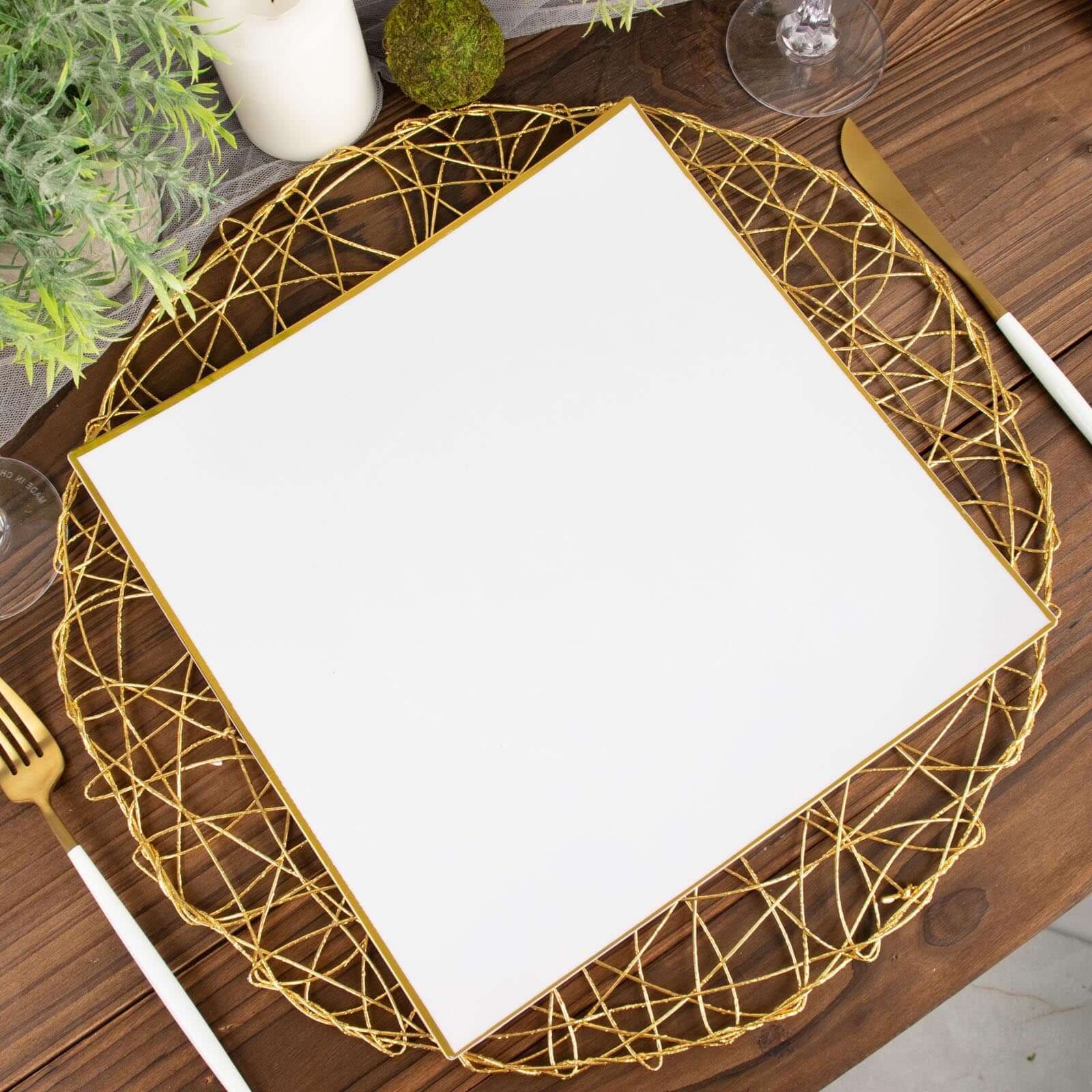 10-Pack Plastic 10 Square Dinner Plates in White Concave Style with Gold Rim - Modern Disposable Party Plates for Weddings & Special Events