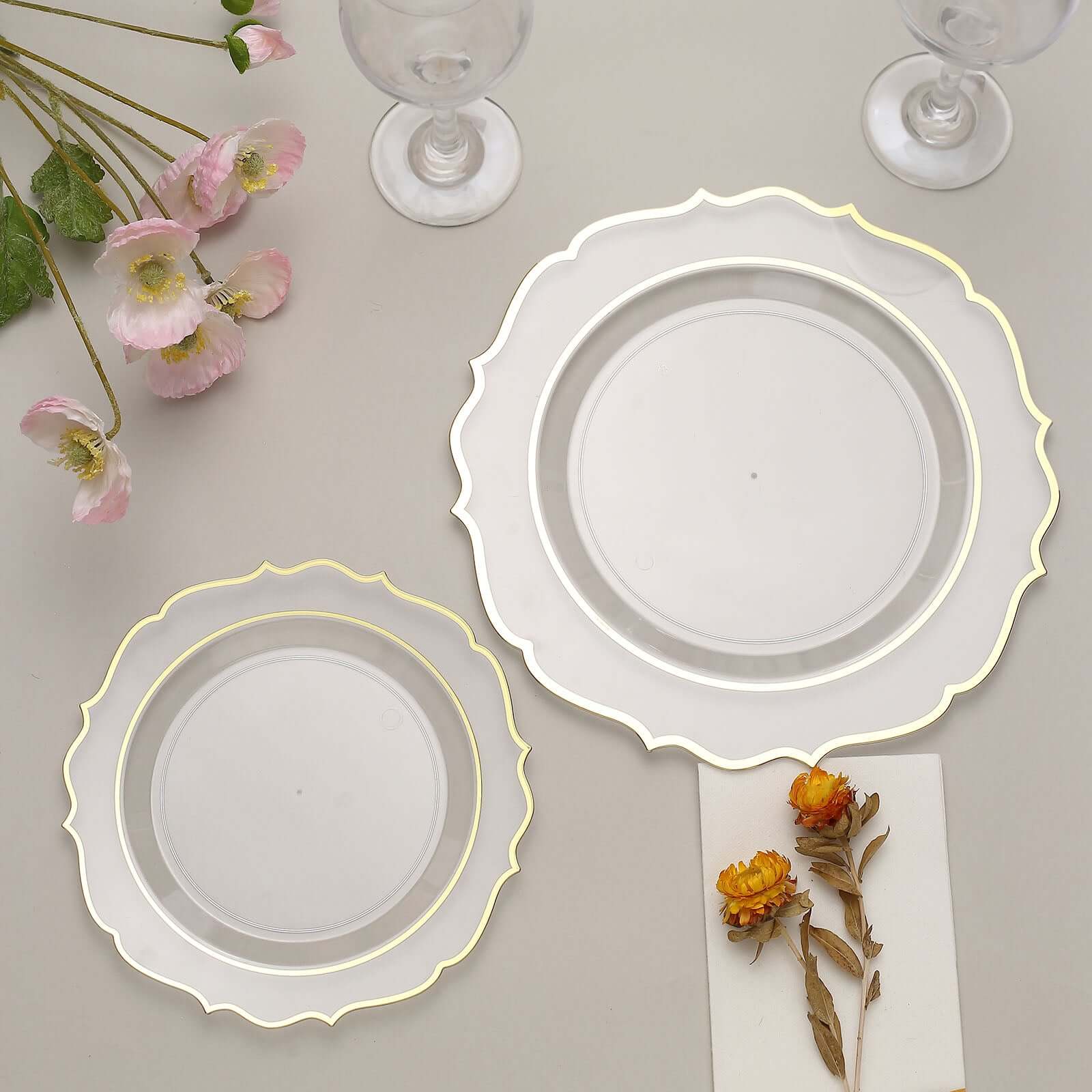 10-Pack Plastic 10 Round Dinner Plates in Clear with Gold Scalloped Rim - Disposable Party Plates